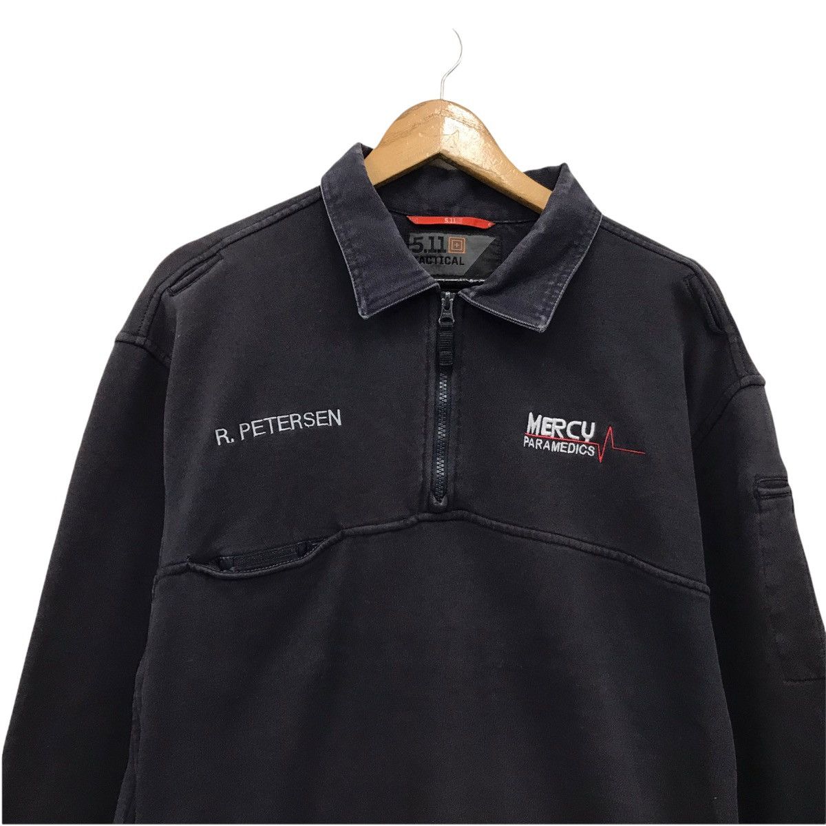 Vintage Vintage Mercy Paramedics Small Logo Sweatshirt Size US L / EU 52-54 / 3 - 2 Thumbnail