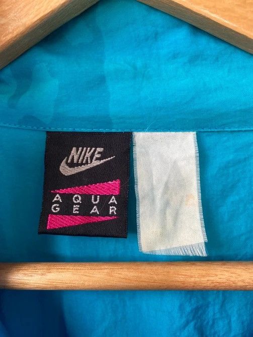Nike Vintage Nike AquaGear Light Jacket Size US L / EU 52-54 / 3 - 11 Thumbnail