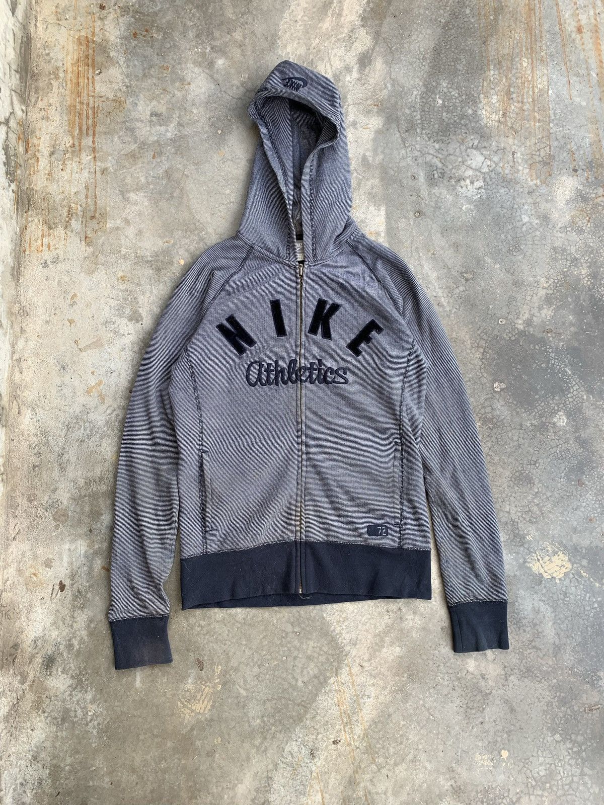 Nike Y2K Nike Zip Hoodie Sweatshirt Size US S / EU 44-46 / 1 - 1 Thumbnail