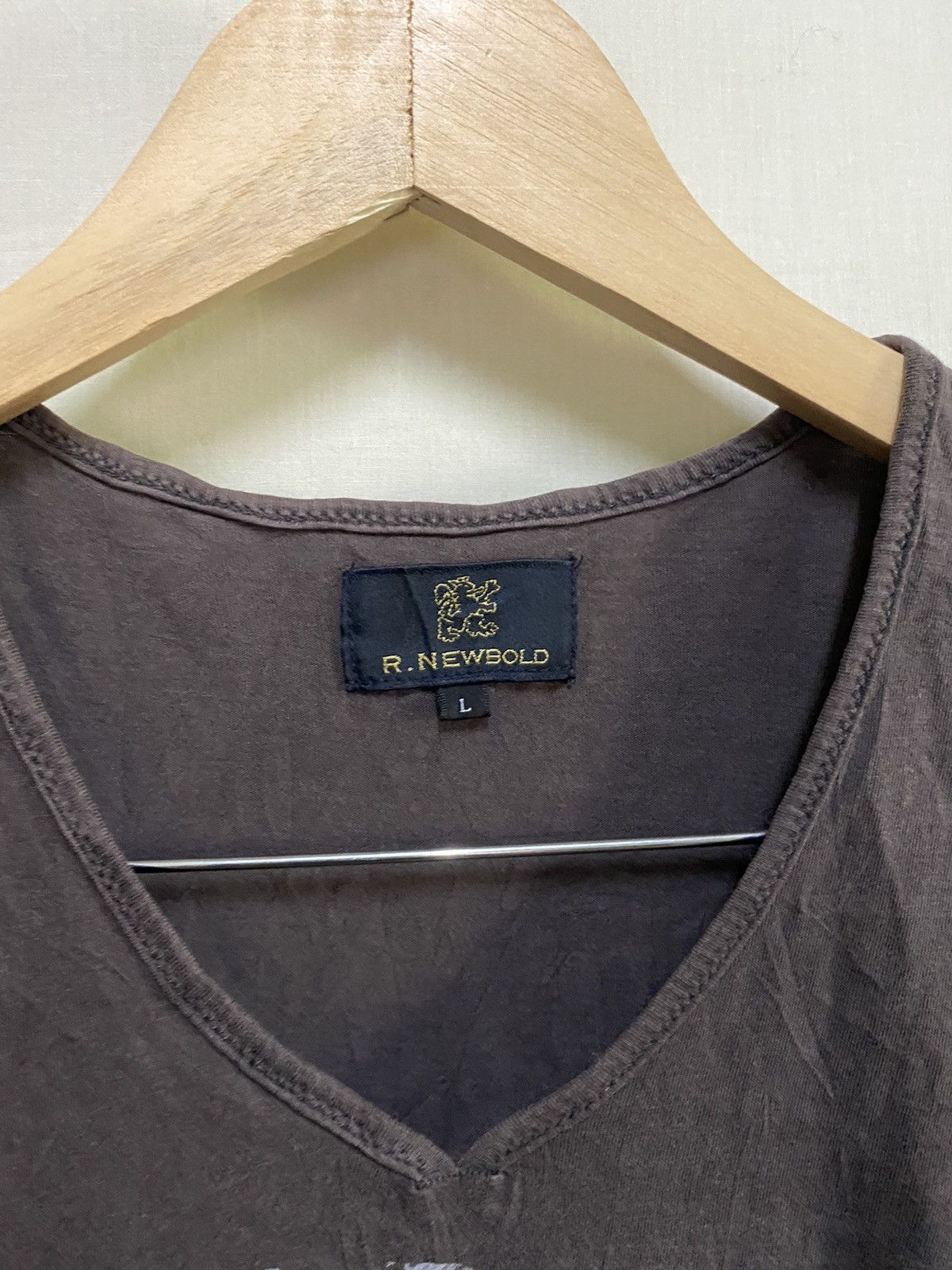 Paul Smith × R.Newbold R.Newbold T Shirt V Neck Size US L / EU 52-54 / 3 - 5 Thumbnail
