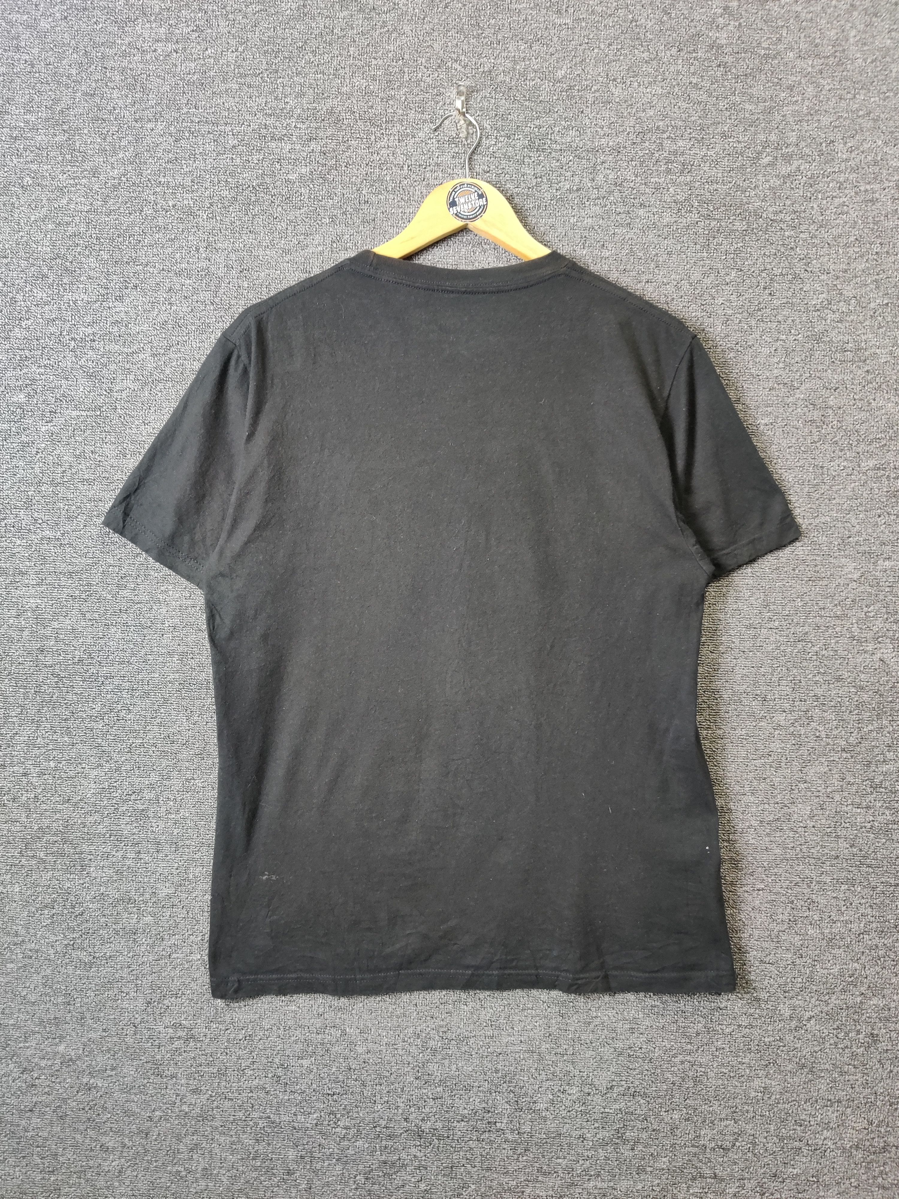 Anime Vintage Attack On Titan Japan Anime Tee Tshirt Size US M / EU 48-50 / 2 - 5 Thumbnail
