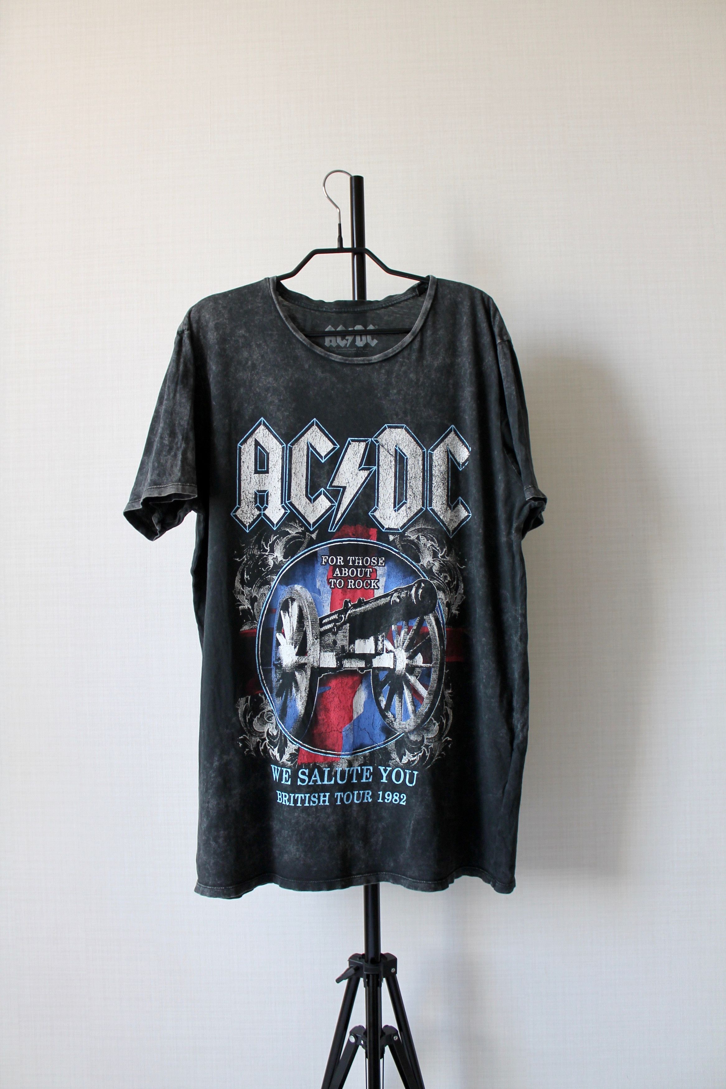AC/DC AC/DC Band Tees rock t shirt Faded gray Size US XL / EU 56 / 4 - 1 Thumbnail