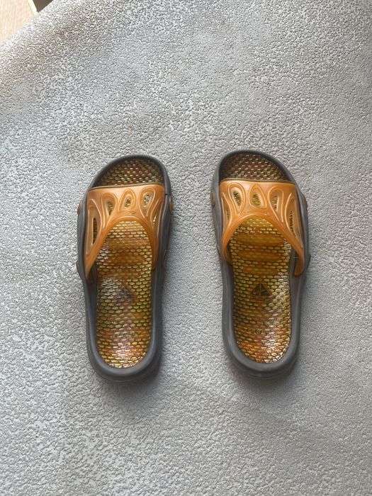 nike acg flip flops