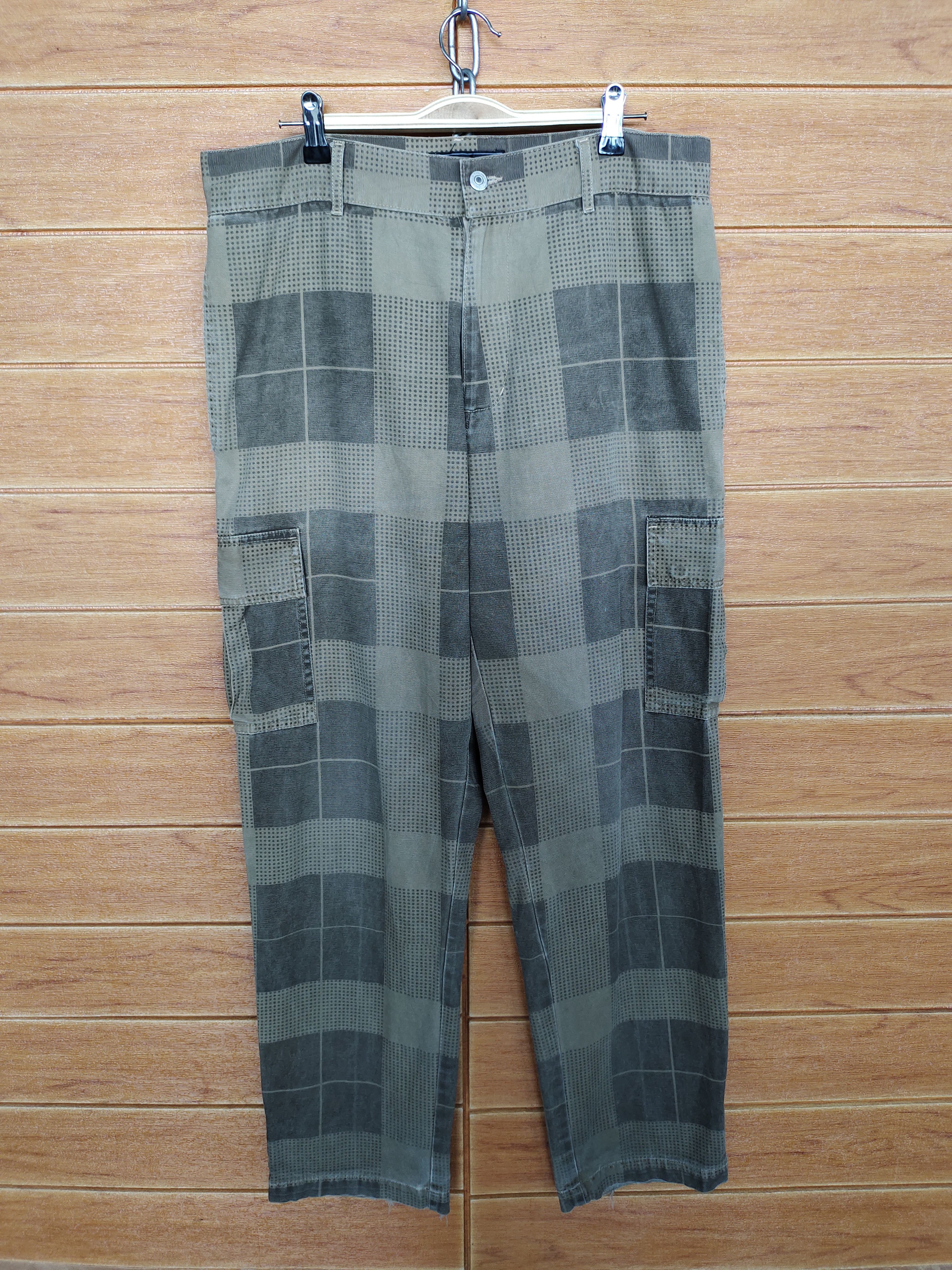 Japanese Brand Baggy Pants RTRC Checkered Art Cargo Pants Size US 34 / EU 50 - 13 Thumbnail