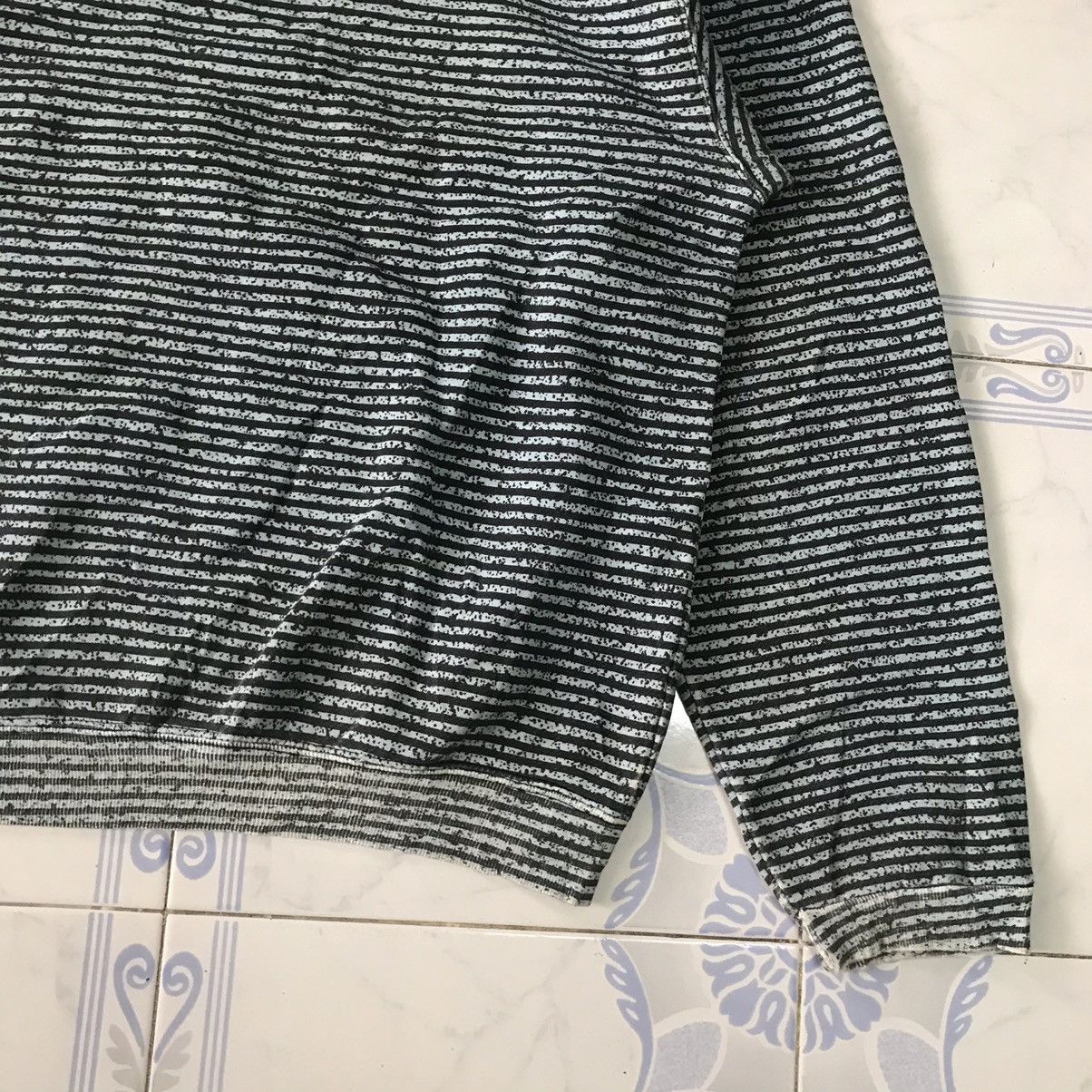 Quiksilver Vtg Quiksilver Jumper Sweatshirt Size US L / EU 52-54 / 3 - 11 Thumbnail