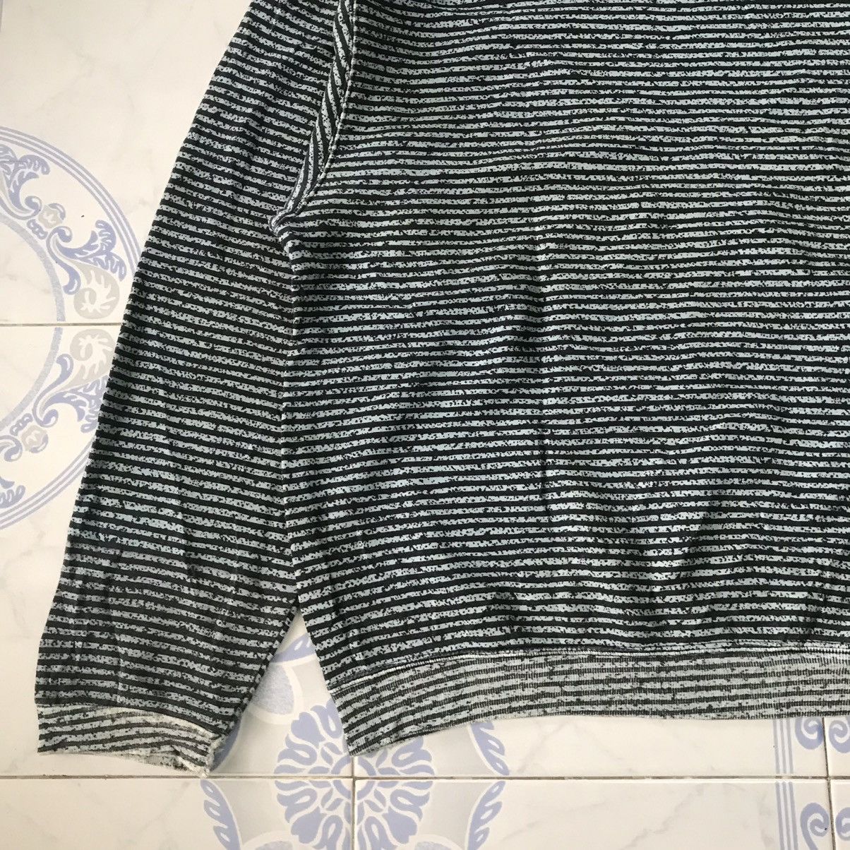 Quiksilver Vtg Quiksilver Jumper Sweatshirt Size US L / EU 52-54 / 3 - 10 Thumbnail