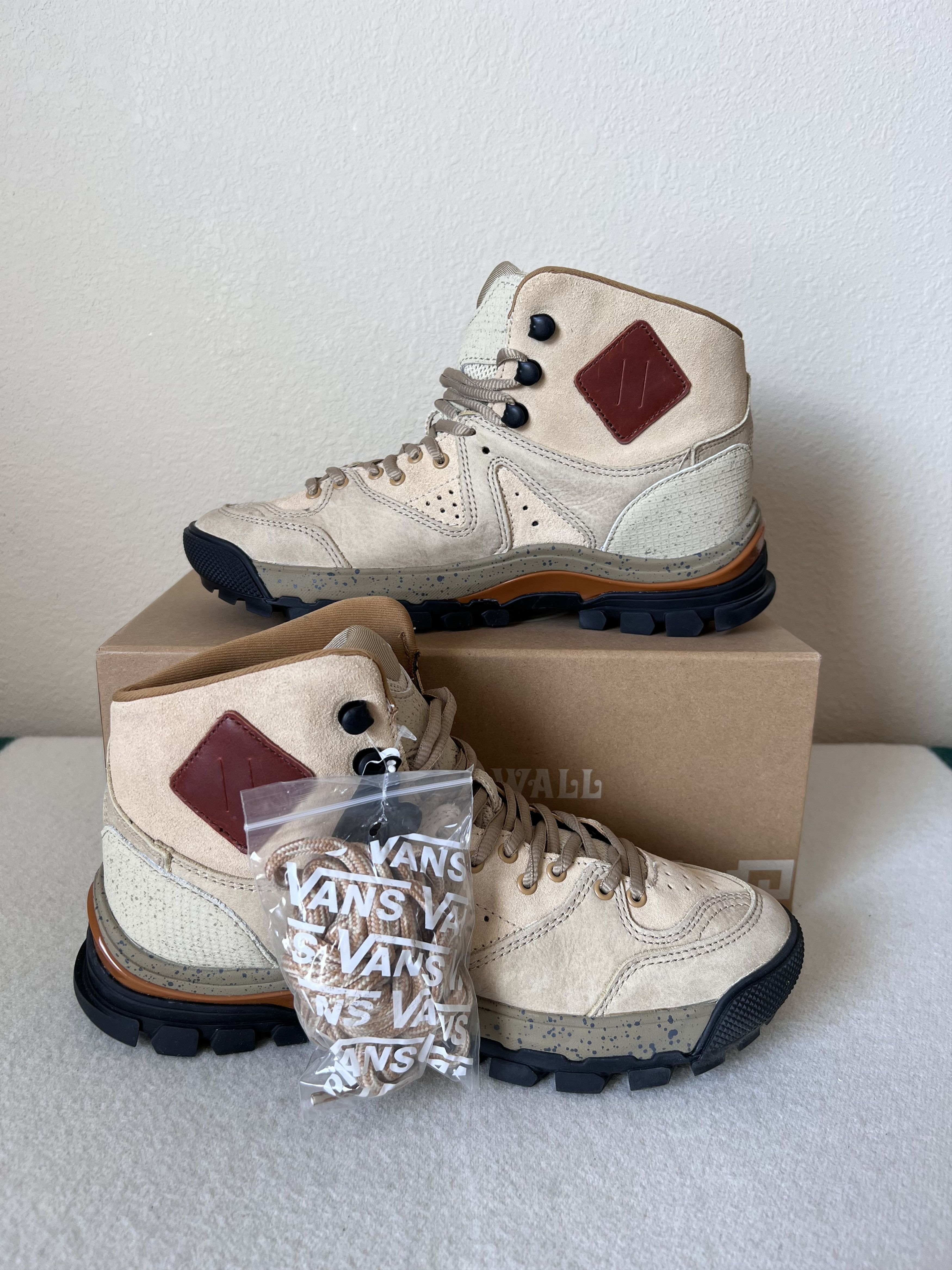 Taka Hayashi × Vans Vans Taka Hayashi Amazon Trail Lx High in Beige Size US 8 / EU 41 - 3 Thumbnail
