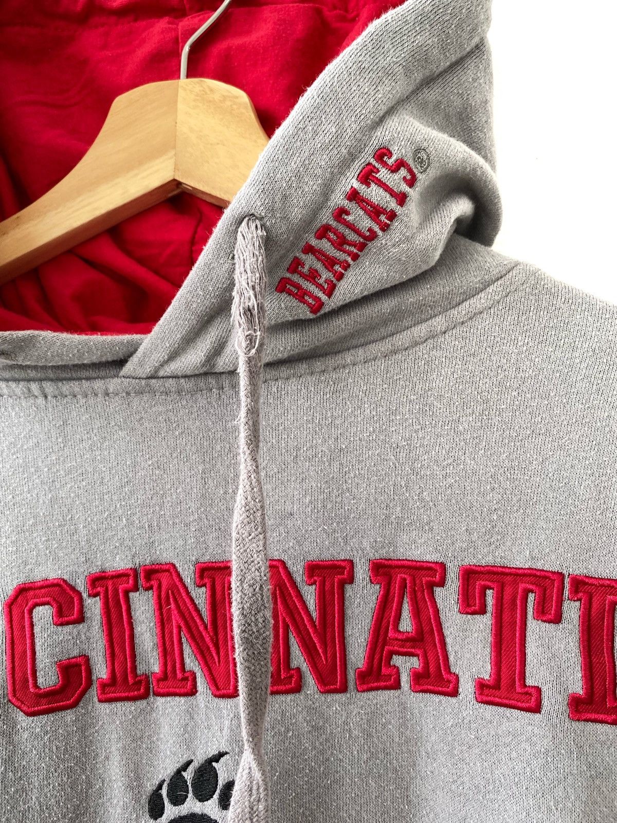 Vintage Cincinnati Bearcats Embroidered Spellout Pullover Hoodies Size US M / EU 48-50 / 2 - 3 Thumbnail