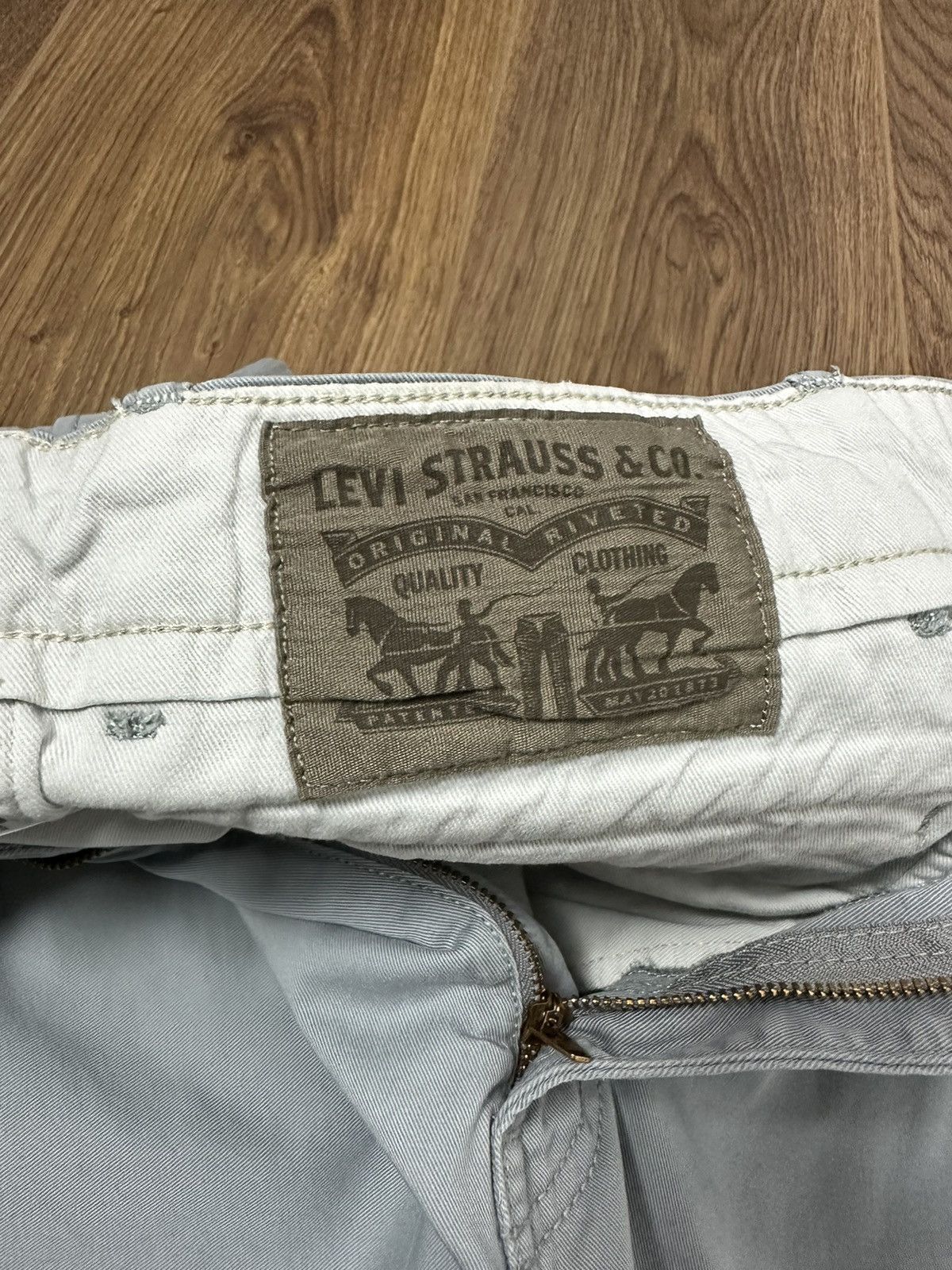 Levi's × Vintage Vintage Levi’s Grey Cargo Cotton Shorts Size US 34 / EU 50 - 10 Thumbnail