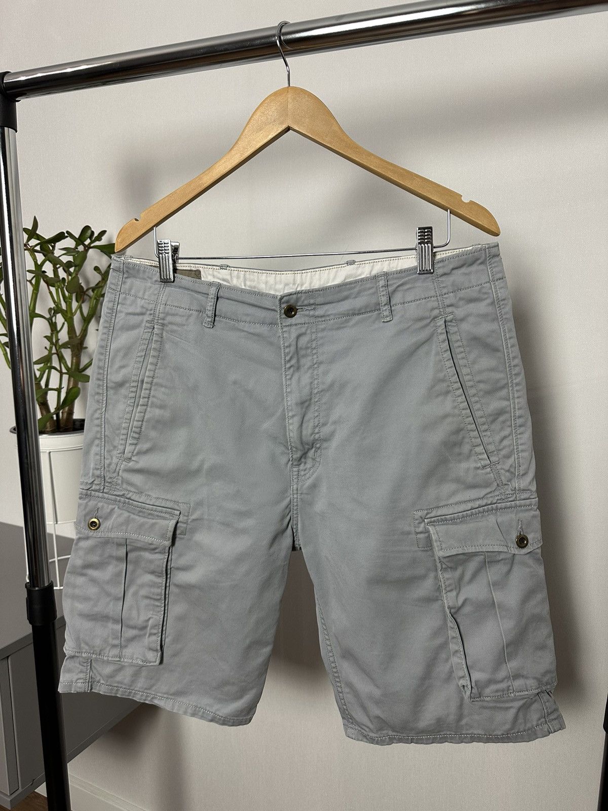 Levi's × Vintage Vintage Levi’s Grey Cargo Cotton Shorts Size US 34 / EU 50 - 1 Thumbnail