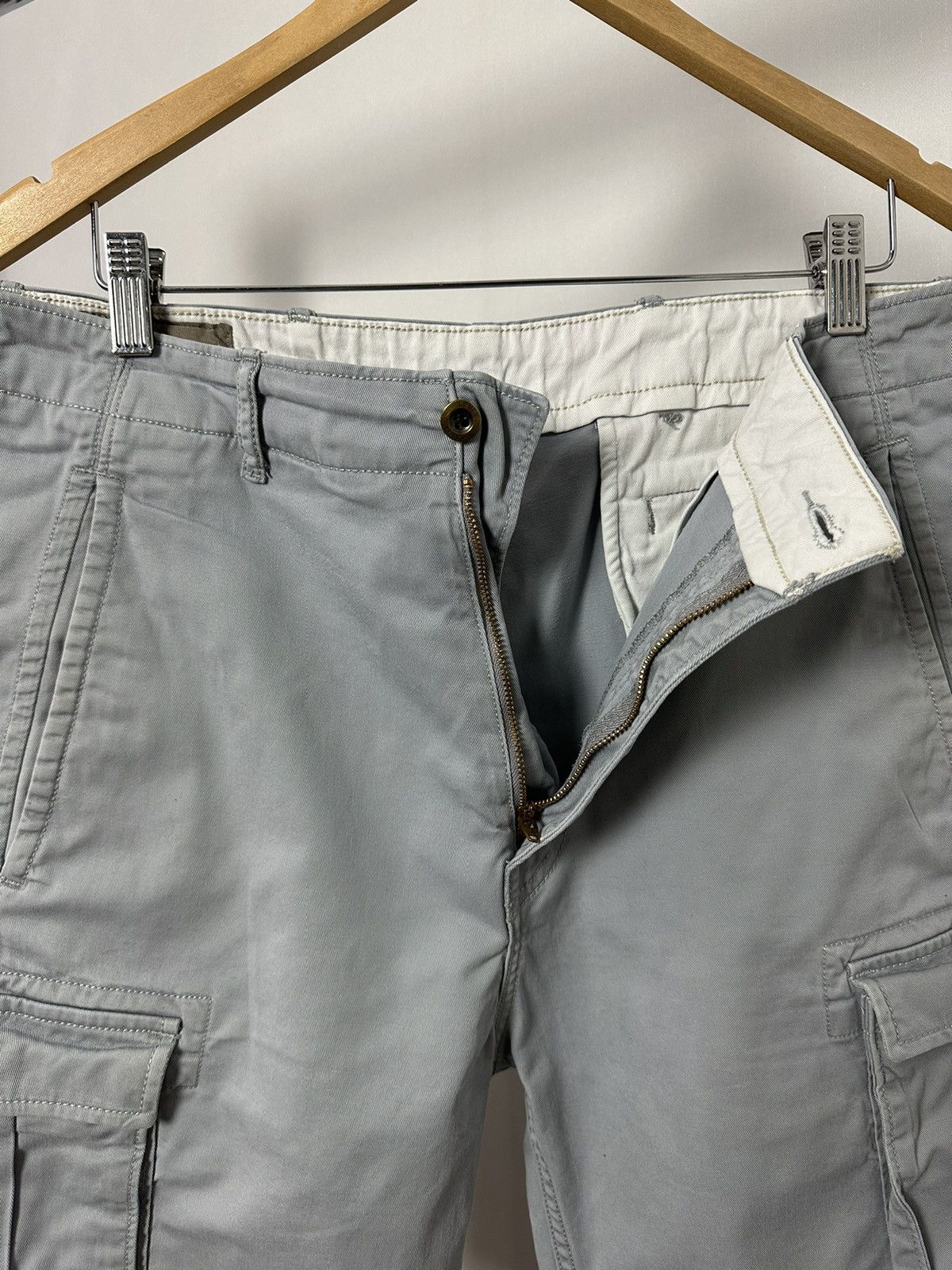 Levi's × Vintage Vintage Levi’s Grey Cargo Cotton Shorts Size US 34 / EU 50 - 6 Thumbnail