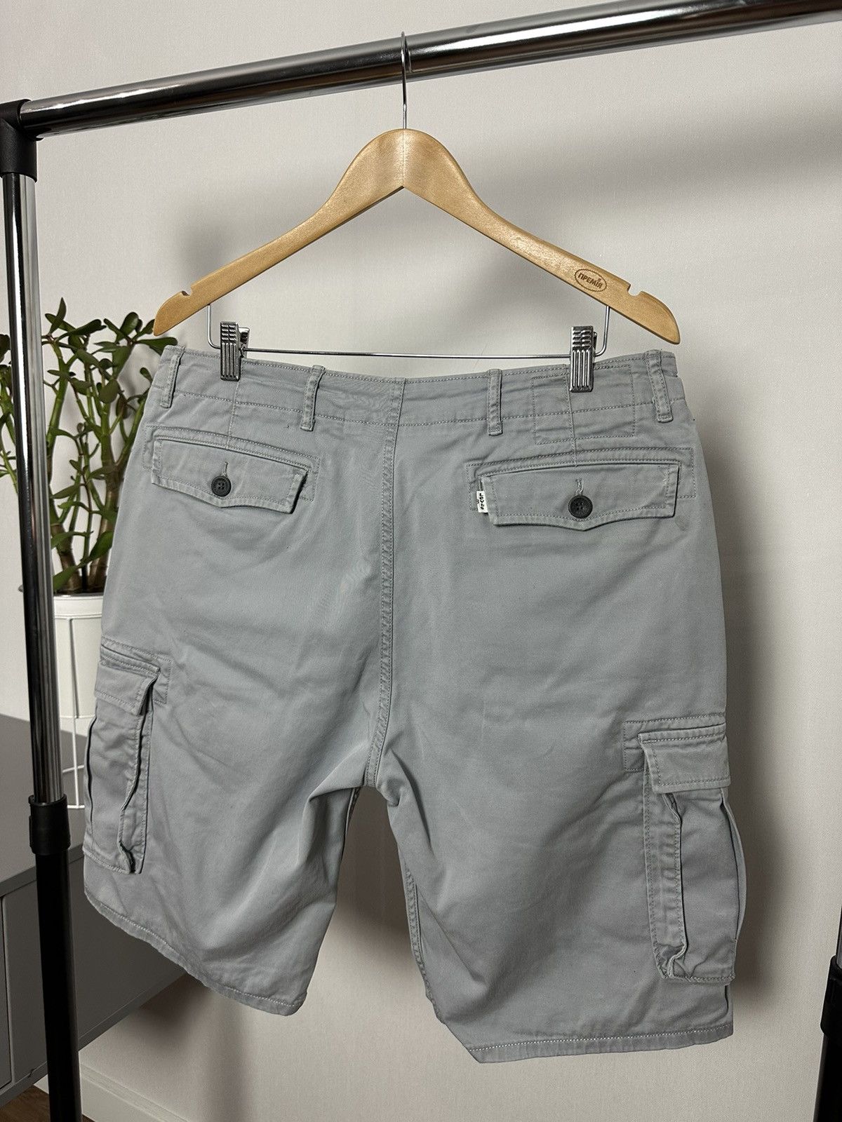 Levi's × Vintage Vintage Levi’s Grey Cargo Cotton Shorts Size US 34 / EU 50 - 7 Thumbnail