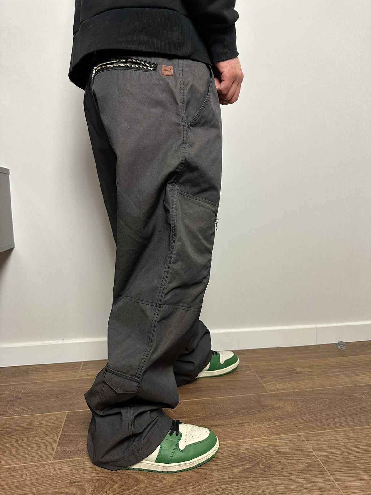 Hugo Boss × Vintage Vintage Boss Avant-garde Style Zip Pocket Loose Pants Size US 34 / EU 50 - 6 Thumbnail