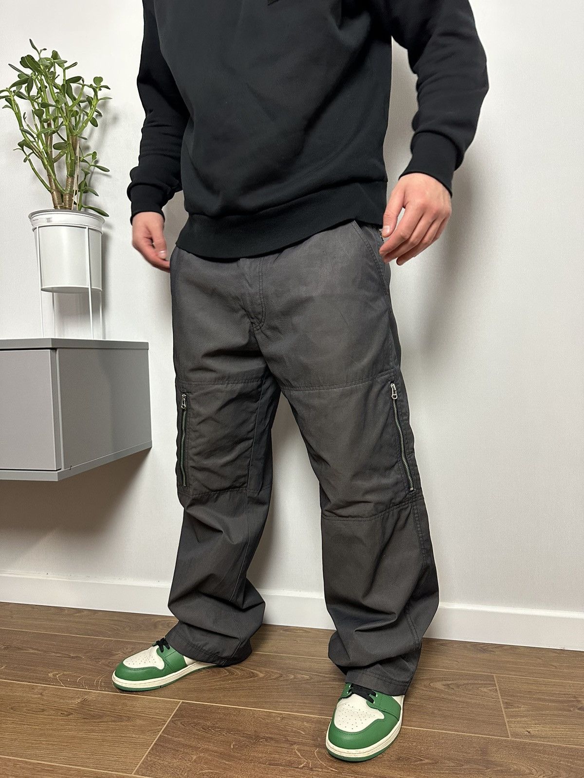 Hugo Boss × Vintage Vintage Boss Avant-garde Style Zip Pocket Loose Pants Size US 34 / EU 50 - 1 Thumbnail