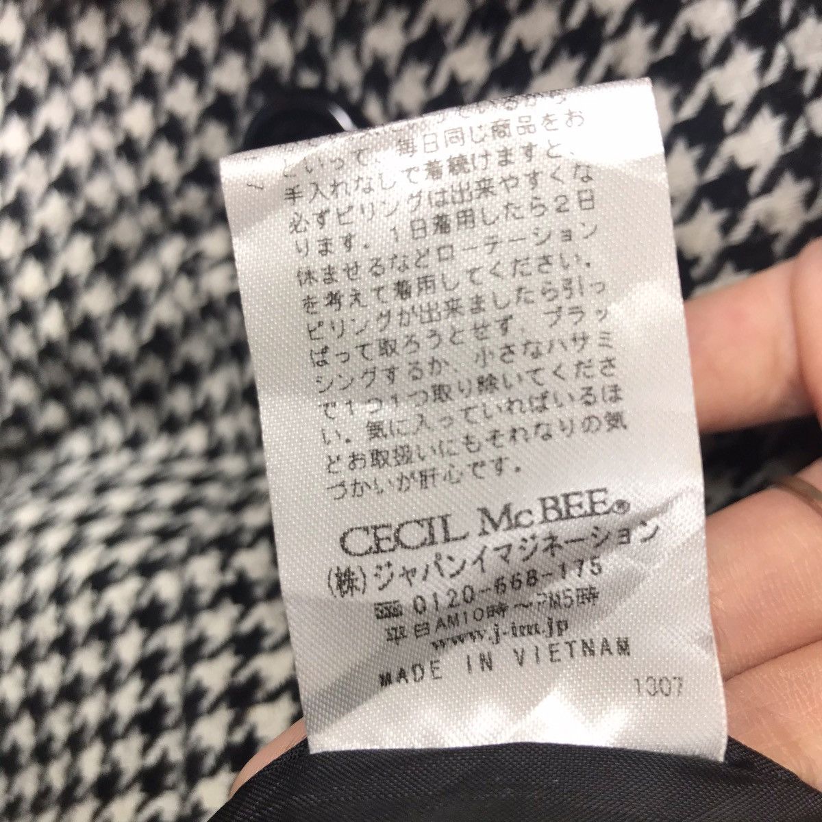 Vintage CECIL MCBEE Check Black White Puffer Coat Jacket Size US S / EU 44-46 / 1 - 6 Thumbnail