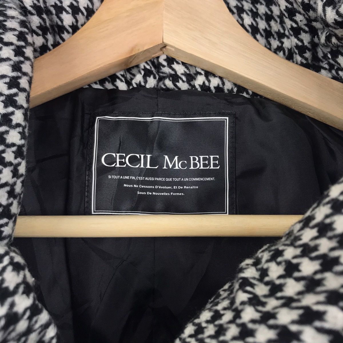 Vintage CECIL MCBEE Check Black White Puffer Coat Jacket Size US S / EU 44-46 / 1 - 4 Thumbnail