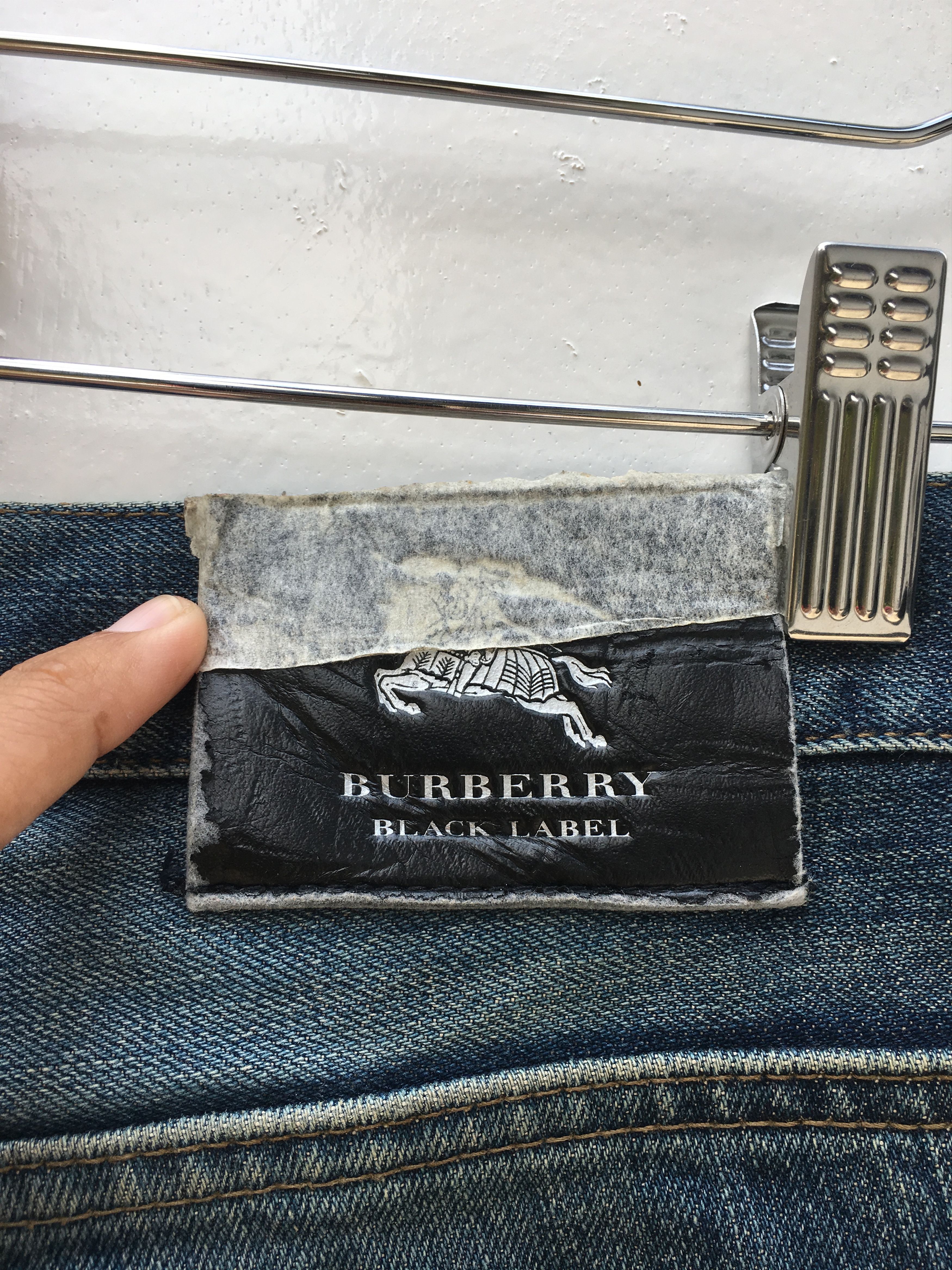 Burberry Burberry Black Label Slim Cut Jeans Size US 30 / EU 46 - 13 Thumbnail