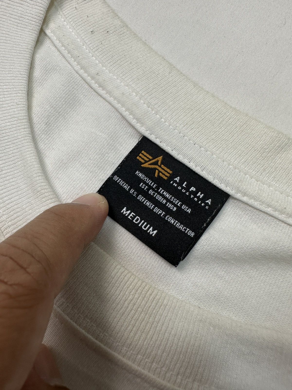 Alpha Industries Alpha Industries long sleave single pocket tshirt Size US M / EU 48-50 / 2 - 6 Thumbnail