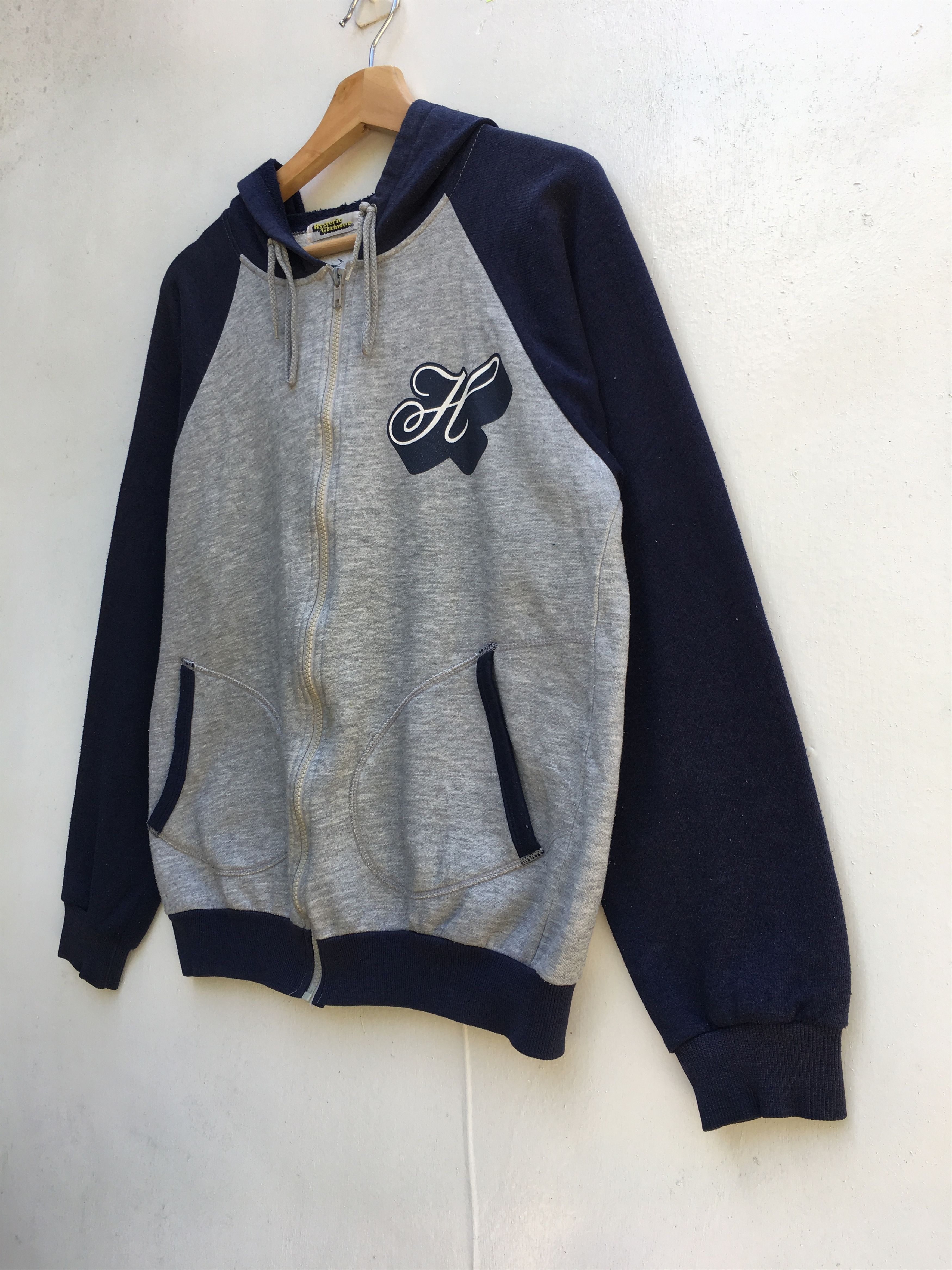 Hysteric Glamour Rare Vtg Hysteric Glamour Big Logo Zipper Hoodie Size US S / EU 44-46 / 1 - 7 Thumbnail