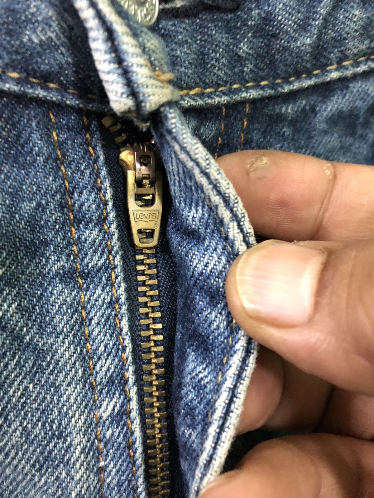 Levi's Vintage Levis 505 Distressed Denim Jeans Size US 34 / EU 50 - 5 Thumbnail