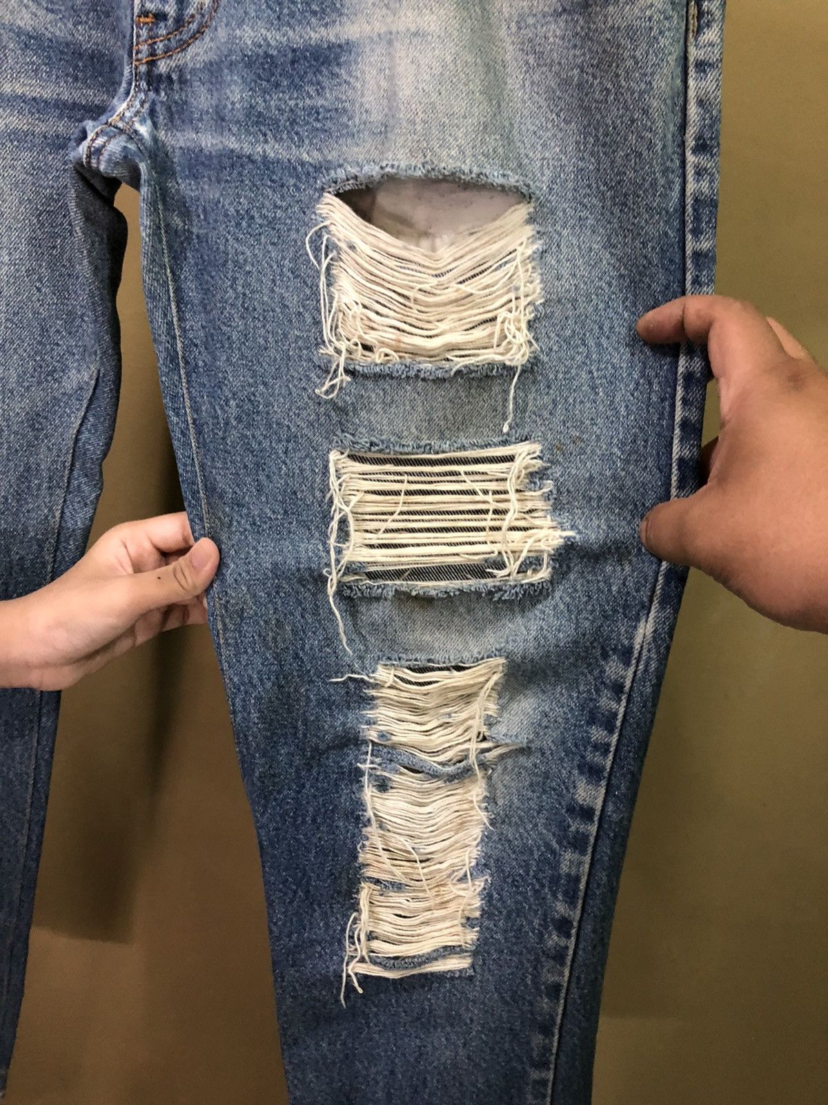 Levi's Vintage Levis 505 Distressed Denim Jeans Size US 34 / EU 50 - 3 Thumbnail
