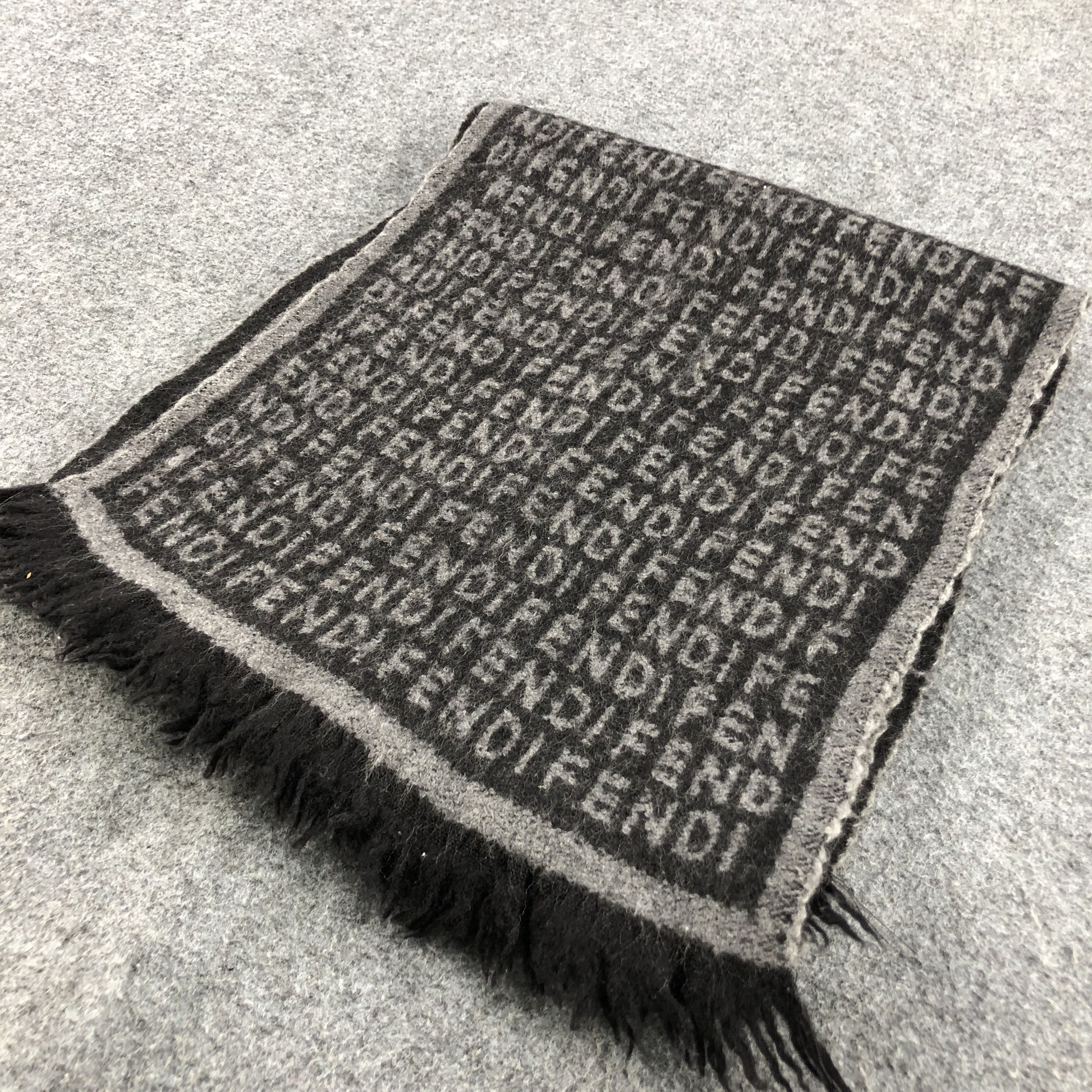 Fendi Fendi Full Print Spells Wool Scarf Muffler V741 Size ONE SIZE - 3 Thumbnail