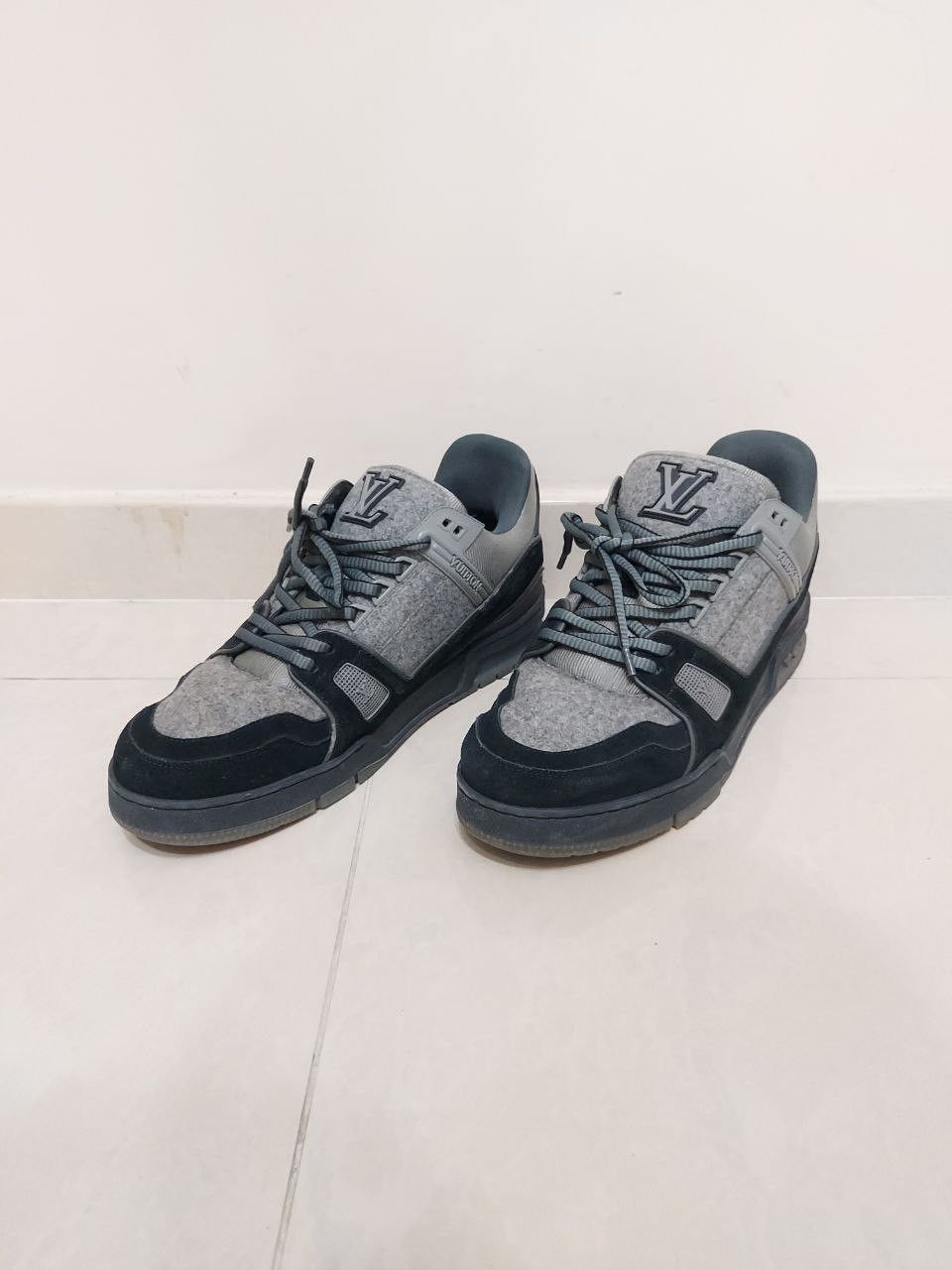 Louis Vuitton Grey Black Trainer Sneaker Low Size US 10.5 / EU 43-44 - 1 Thumbnail
