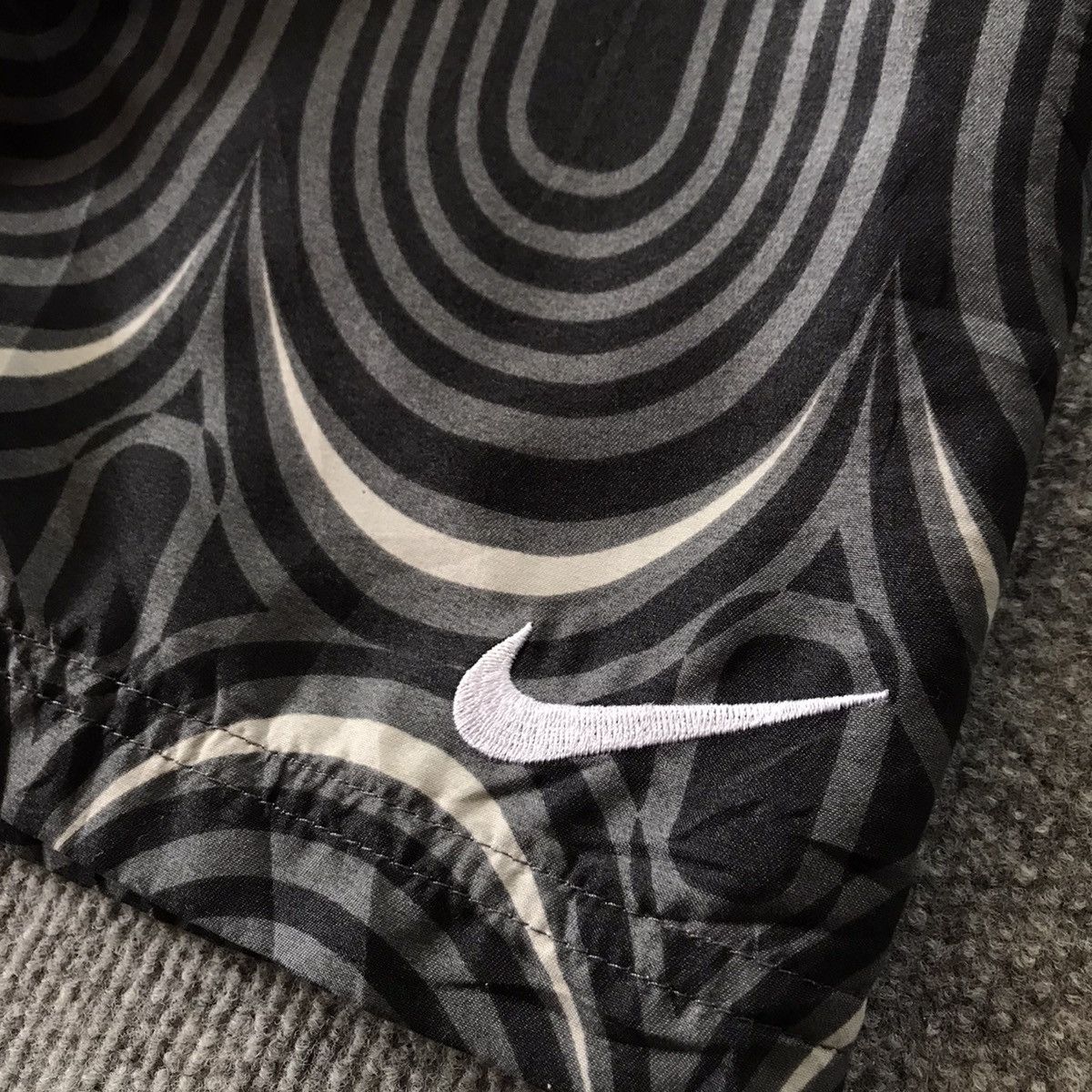 Nike × Vintage NIKE WINDBREAKER SHORT PANTS Size US 32 / EU 48 - 4 Thumbnail