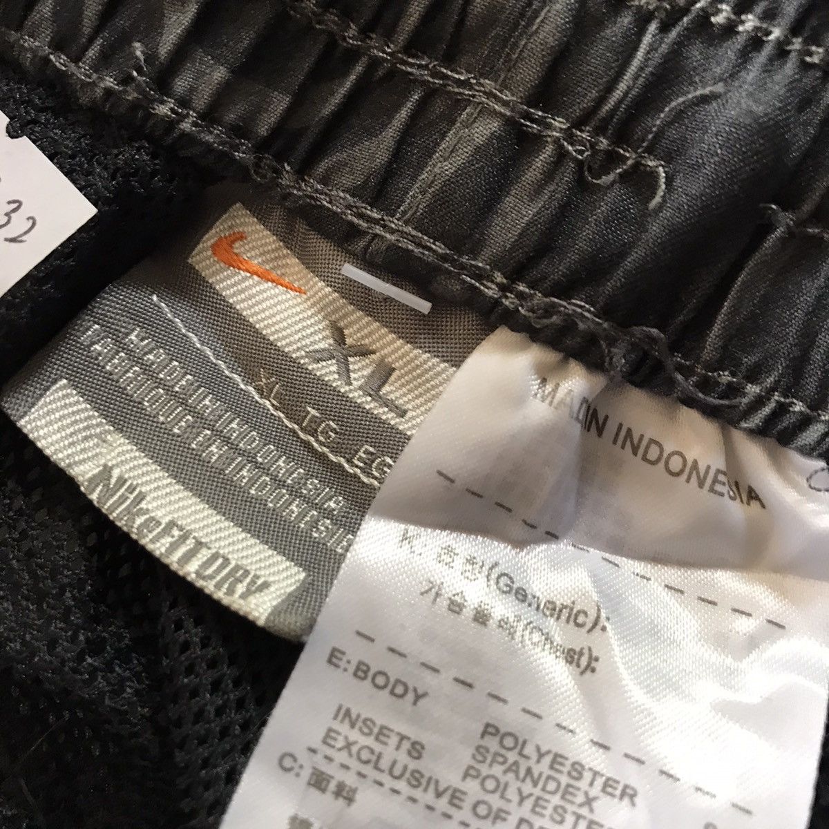 Nike × Vintage NIKE WINDBREAKER SHORT PANTS Size US 32 / EU 48 - 11 Thumbnail
