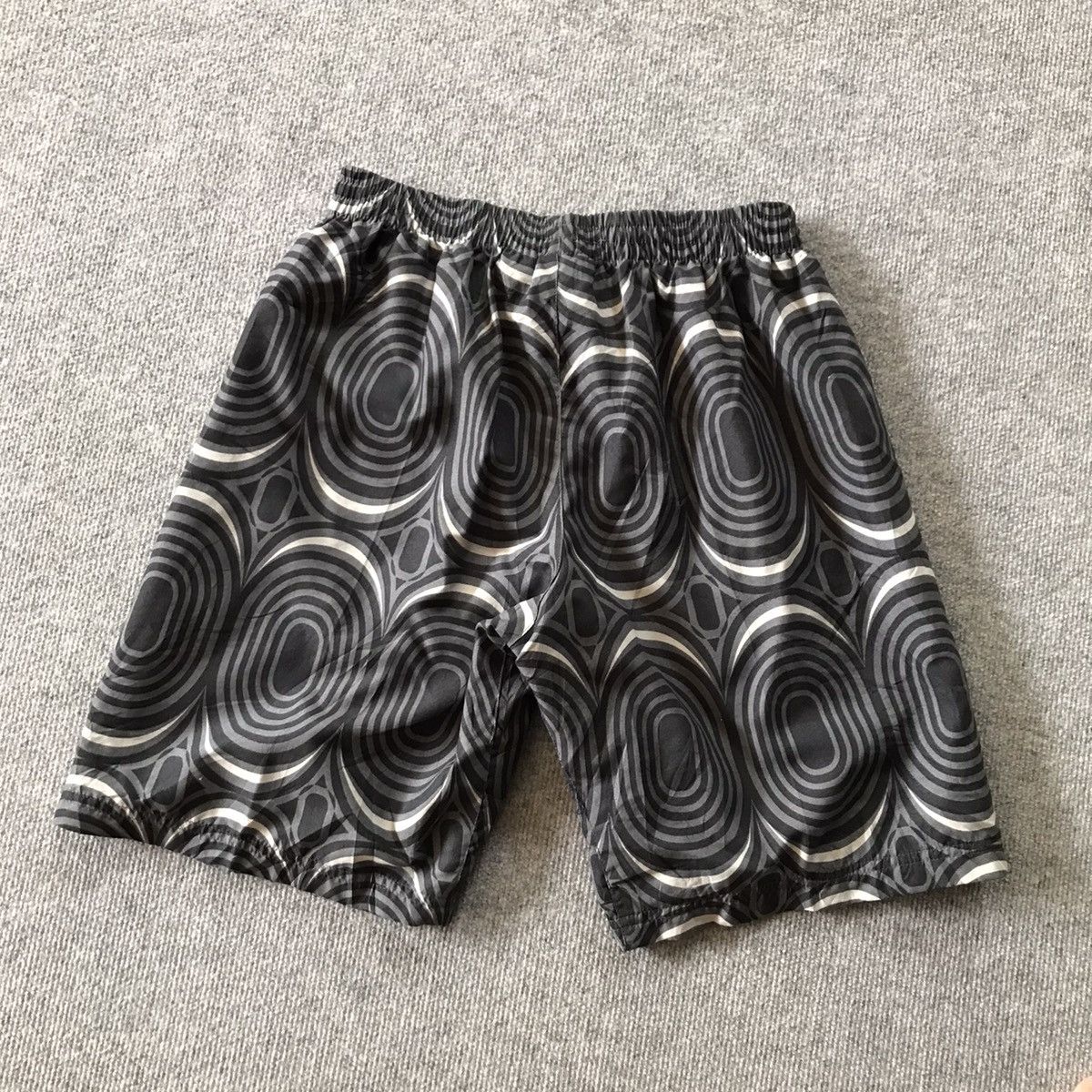 Nike × Vintage NIKE WINDBREAKER SHORT PANTS Size US 32 / EU 48 - 5 Thumbnail