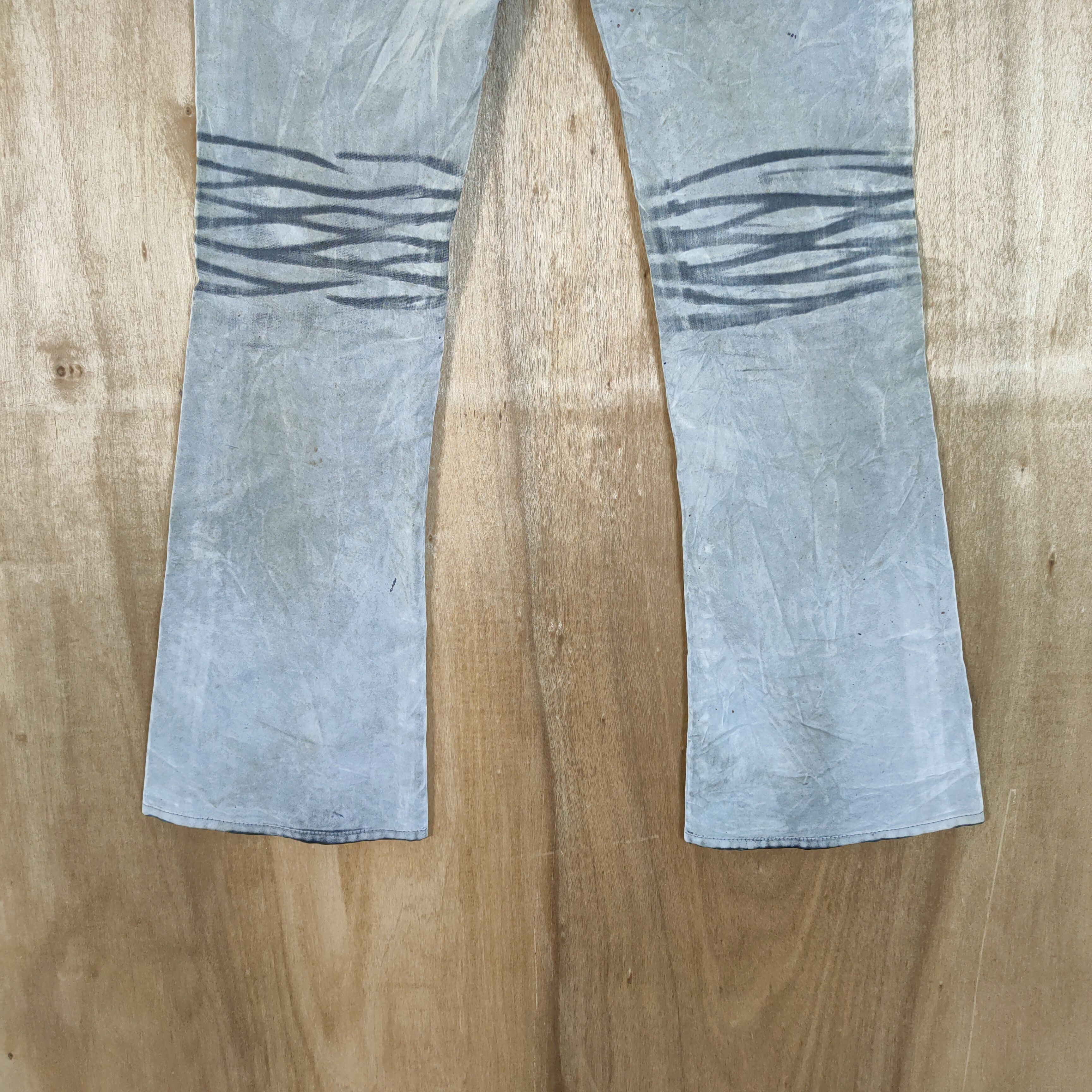 Vanquish RARE! VANQUISH GOLD FADED FLARE PANTS RUSTY Size US 30 / EU 46 - 9 Thumbnail