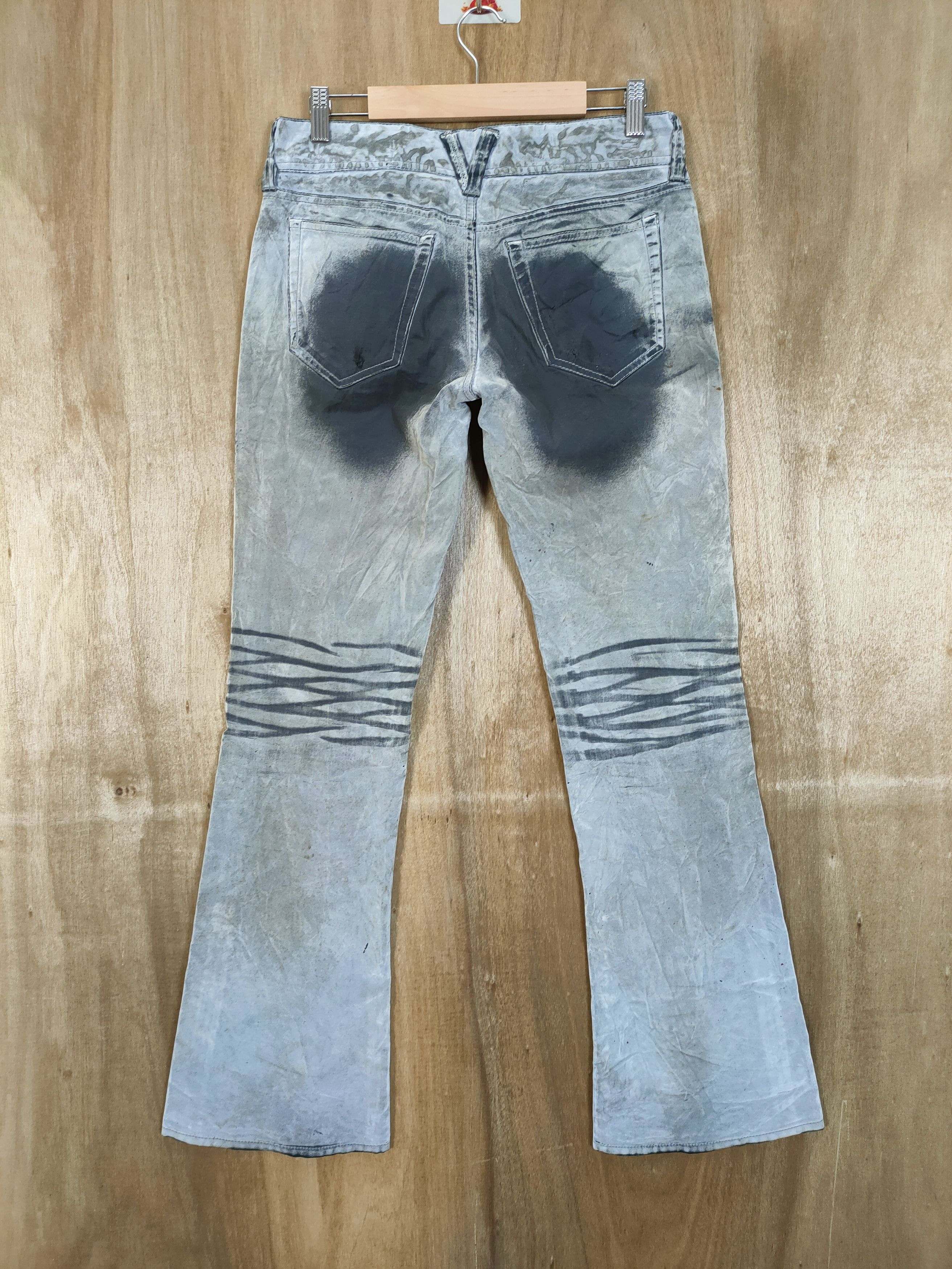 Vanquish RARE! VANQUISH GOLD FADED FLARE PANTS RUSTY Size US 30 / EU 46 - 7 Thumbnail