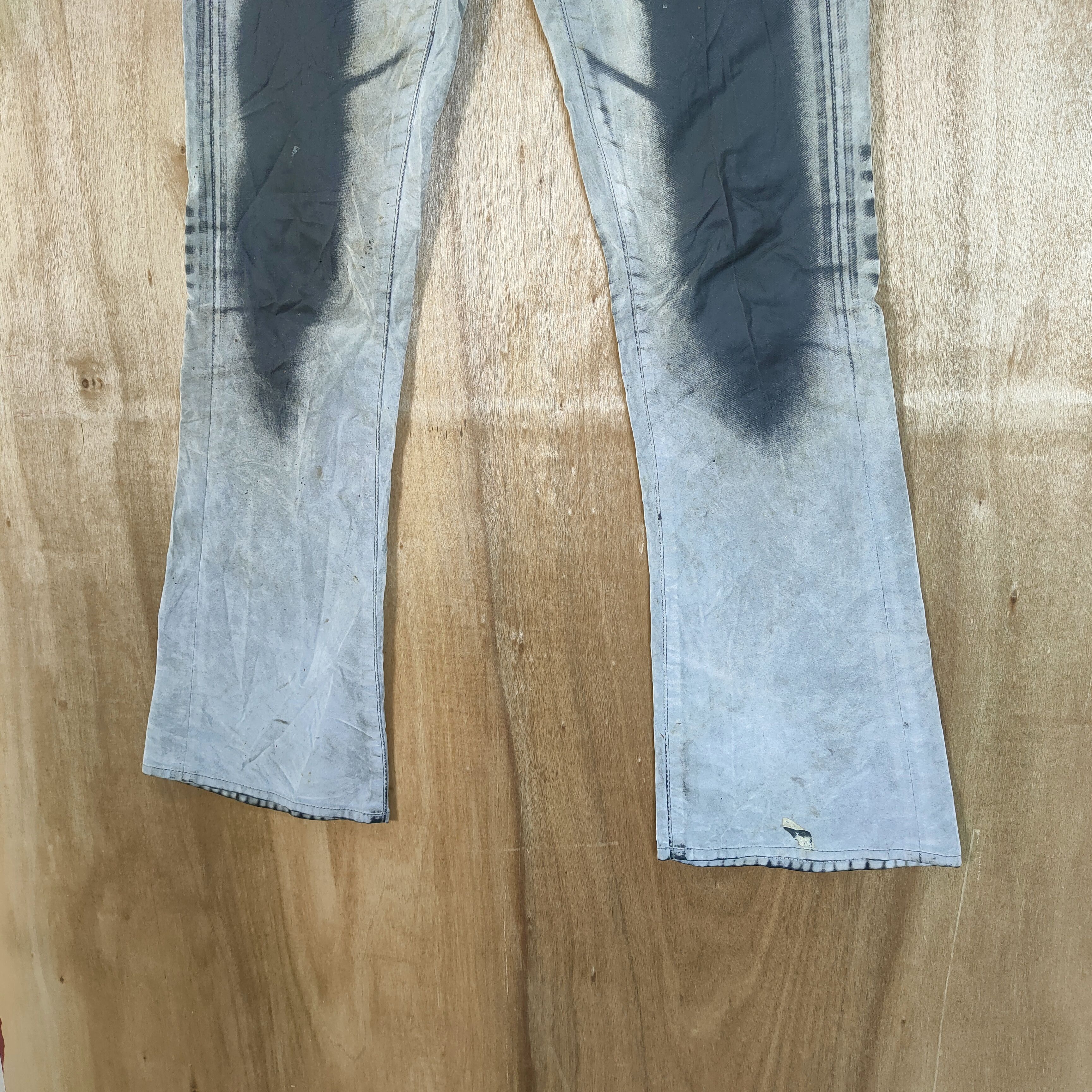 Vanquish RARE! VANQUISH GOLD FADED FLARE PANTS RUSTY Size US 30 / EU 46 - 3 Thumbnail