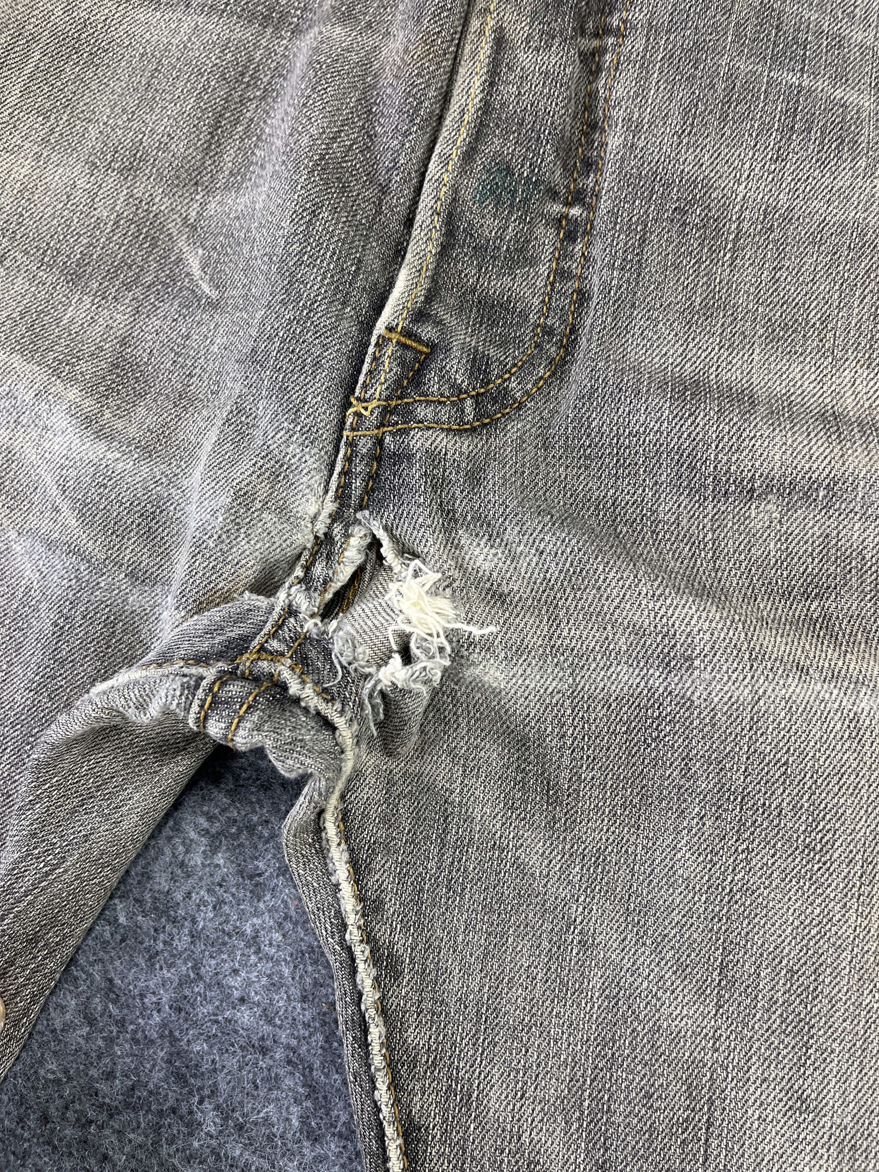 Levi's Vintage Levis 501 Ripped Jeans - J770 Size US 38 / EU 54 - 7 Thumbnail