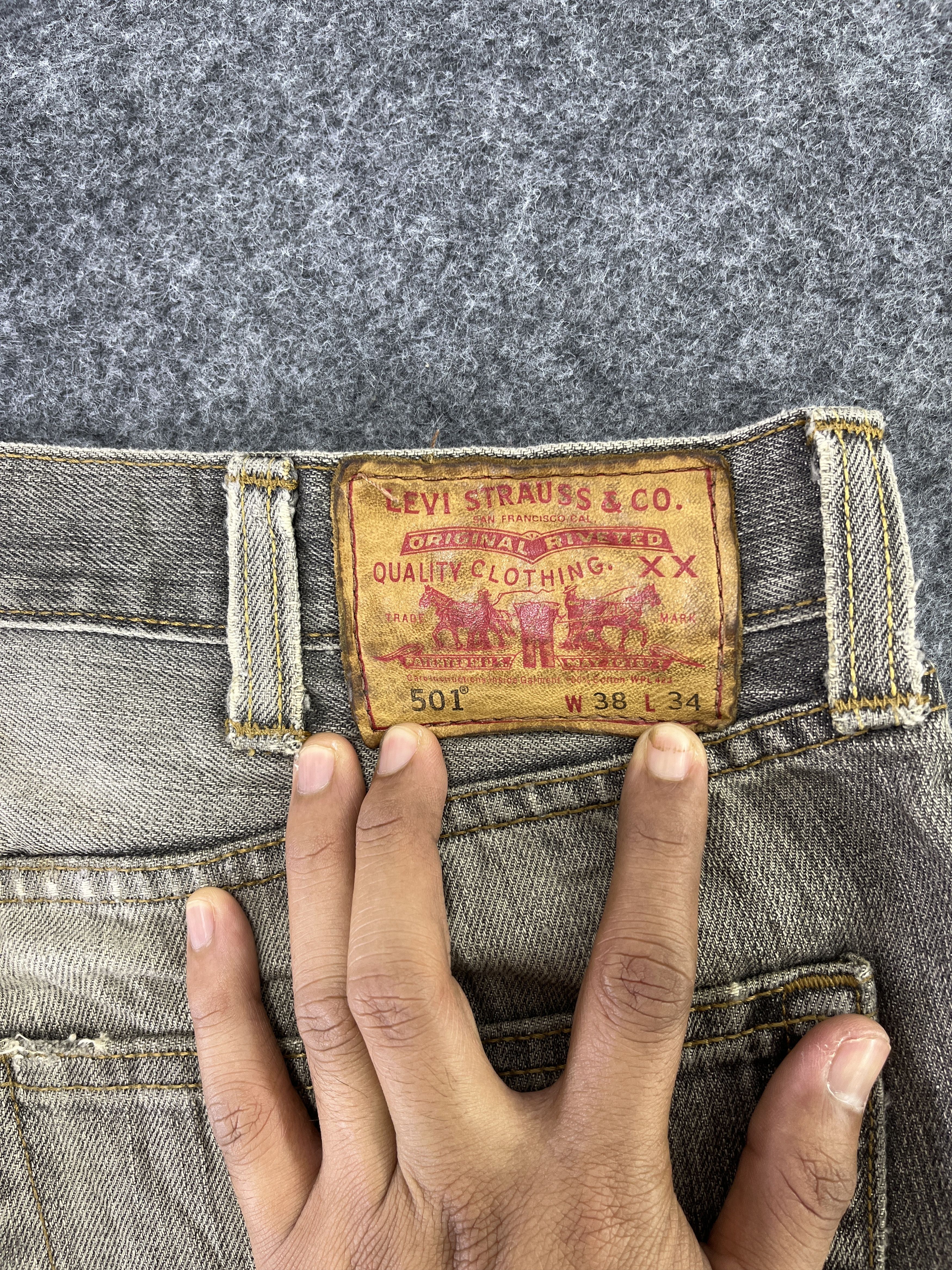 Levi's Vintage Levis 501 Ripped Jeans - J770 Size US 38 / EU 54 - 14 Thumbnail