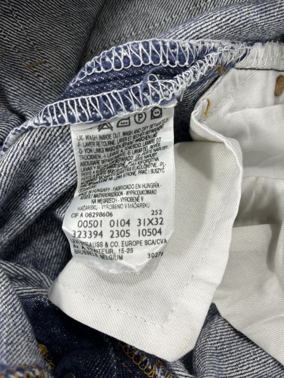 Levi's Vintage Blue Wash Levi's 501 Distressed Jeans - J731 Size US 31 - 9 Thumbnail