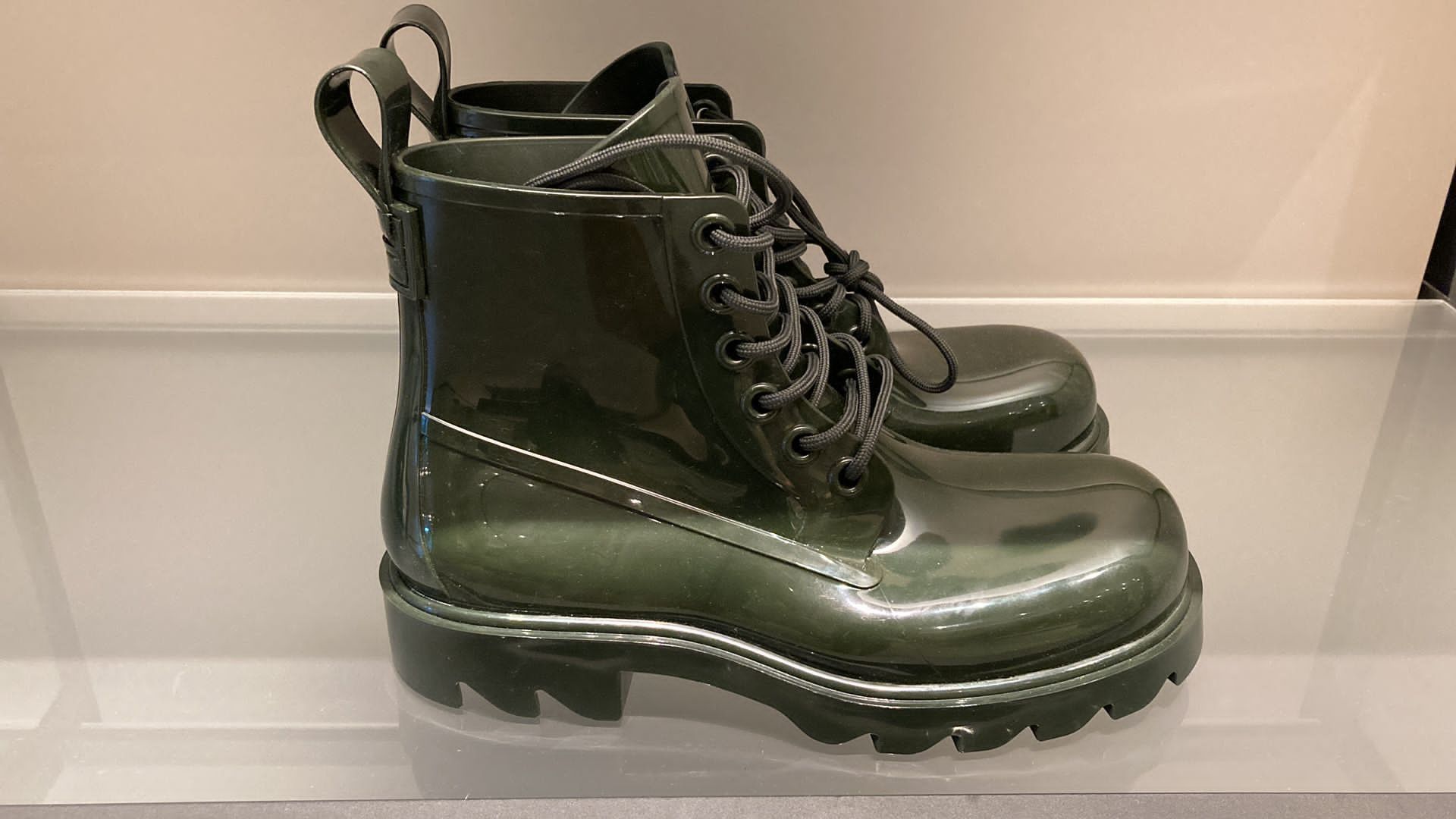 image of Bottega Veneta Men's Stride Ankle Boots In Military Green (Size 9)