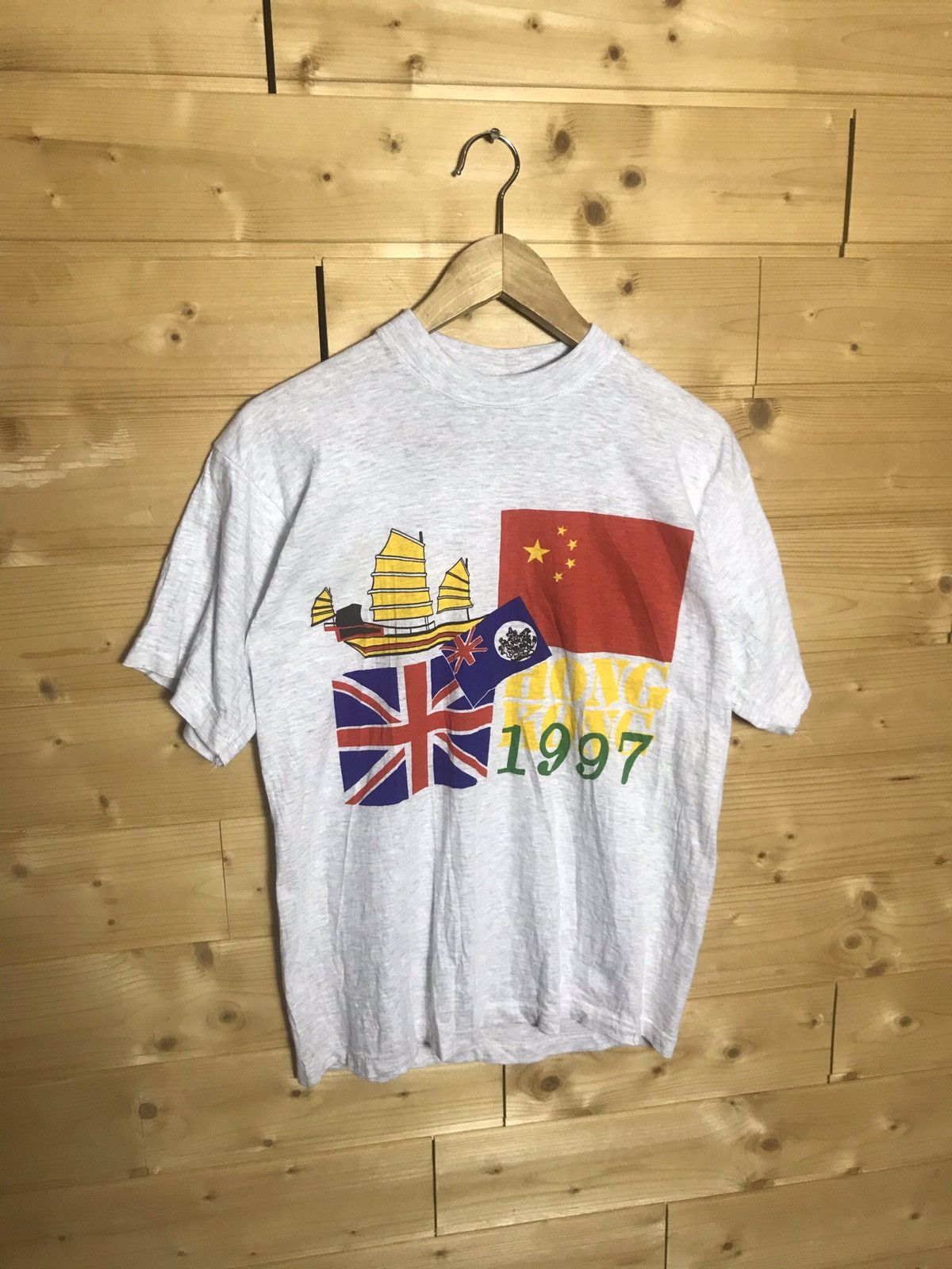 Vintage 1997 Vintage 90s Hong Kong t-shirt Size US M / EU 48-50 / 2 - 1 Thumbnail