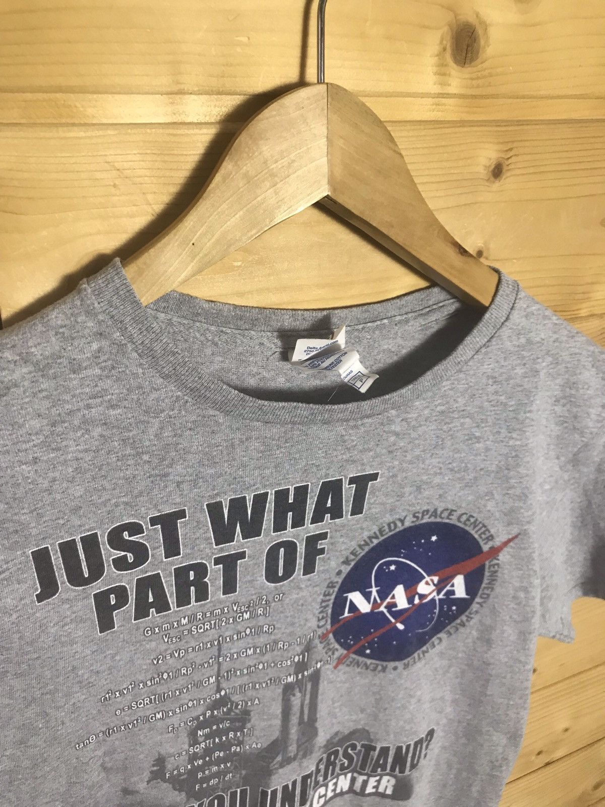 Vintage Nasa Kennedy Space Center t-shirt Size US S / EU 44-46 / 1 - 5 Thumbnail