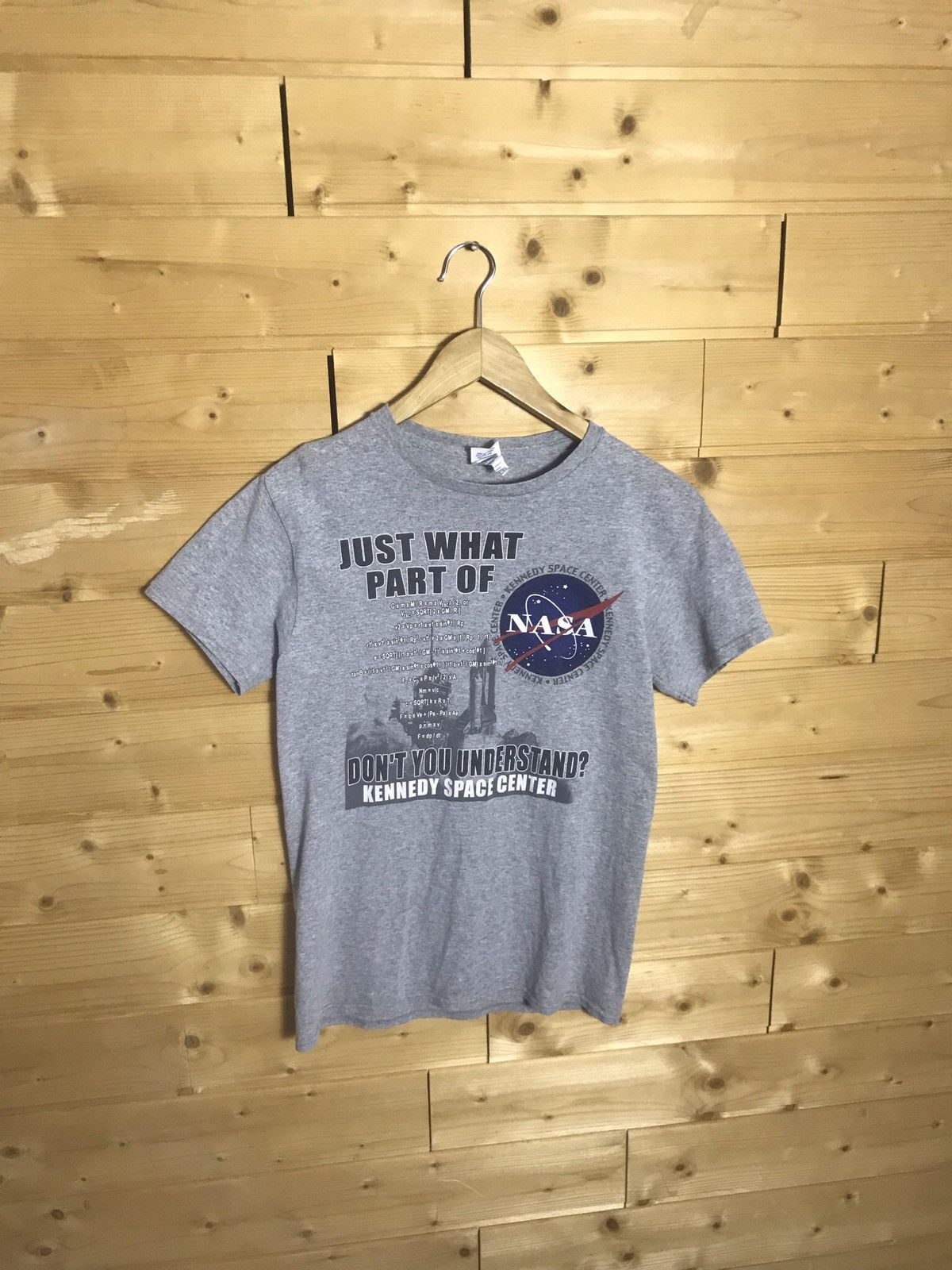 Vintage Nasa Kennedy Space Center t-shirt Size US S / EU 44-46 / 1 - 2 Thumbnail
