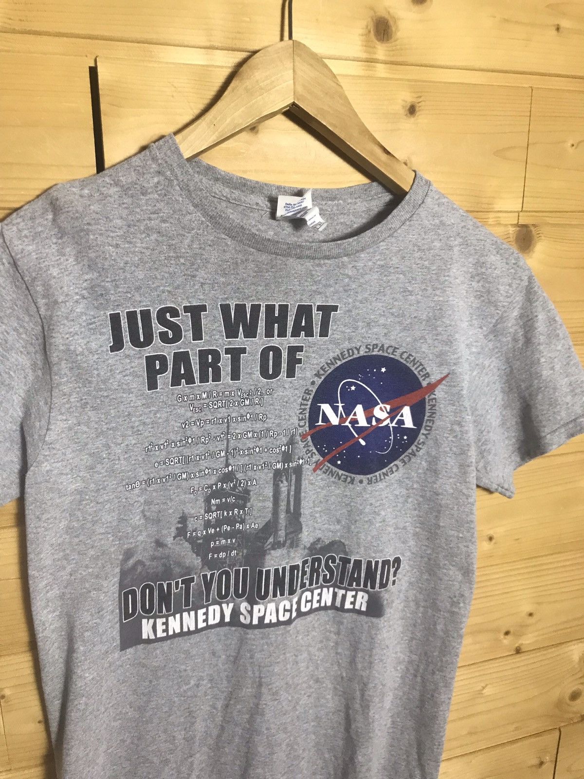 Vintage Nasa Kennedy Space Center t-shirt Size US S / EU 44-46 / 1 - 1 Thumbnail