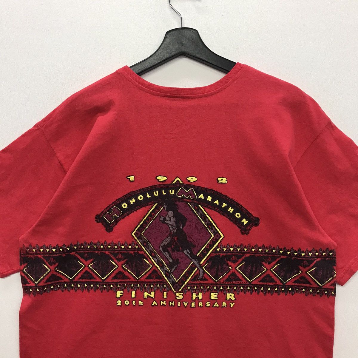 Hanes × Vintage Rare!! Vintage Hanes Honolulu Marathon 1992 Mirror Print Tee Size US L / EU 52-54 / 3 - 11 Thumbnail