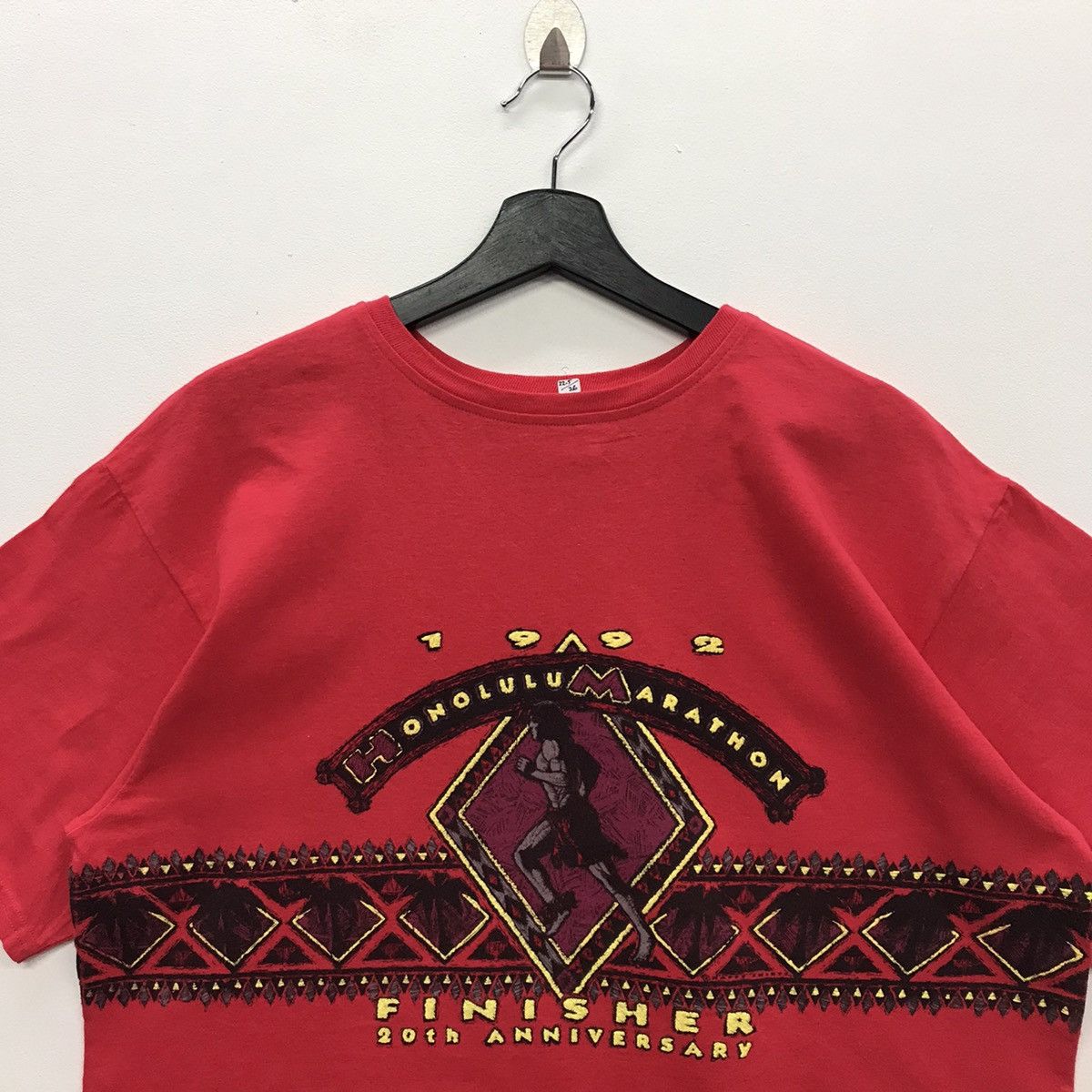 Hanes × Vintage Rare!! Vintage Hanes Honolulu Marathon 1992 Mirror Print Tee Size US L / EU 52-54 / 3 - 3 Thumbnail