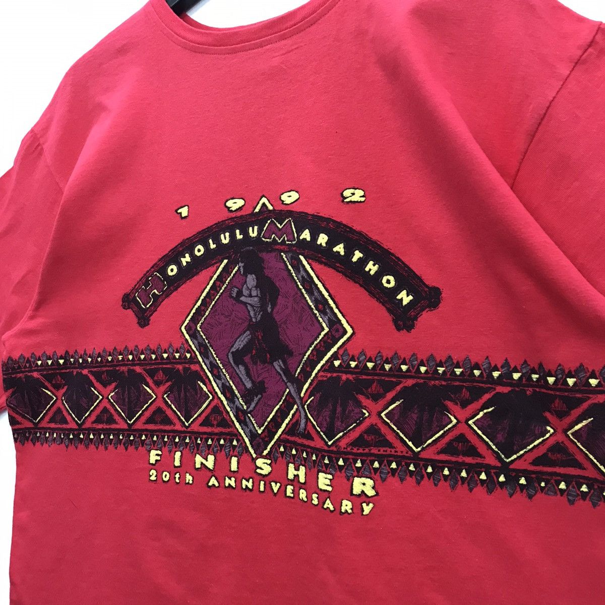 Hanes × Vintage Rare!! Vintage Hanes Honolulu Marathon 1992 Mirror Print Tee Size US L / EU 52-54 / 3 - 10 Thumbnail