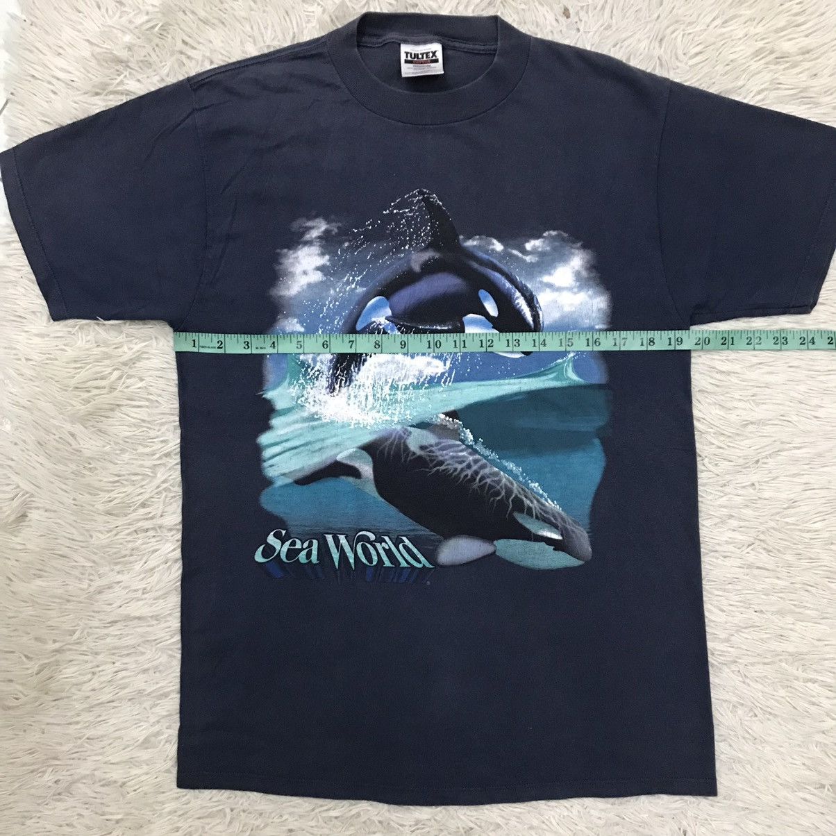 Vintage Vintage 90s Sea World Tultex Tshirt Size US M / EU 48-50 / 2 - 12 Thumbnail