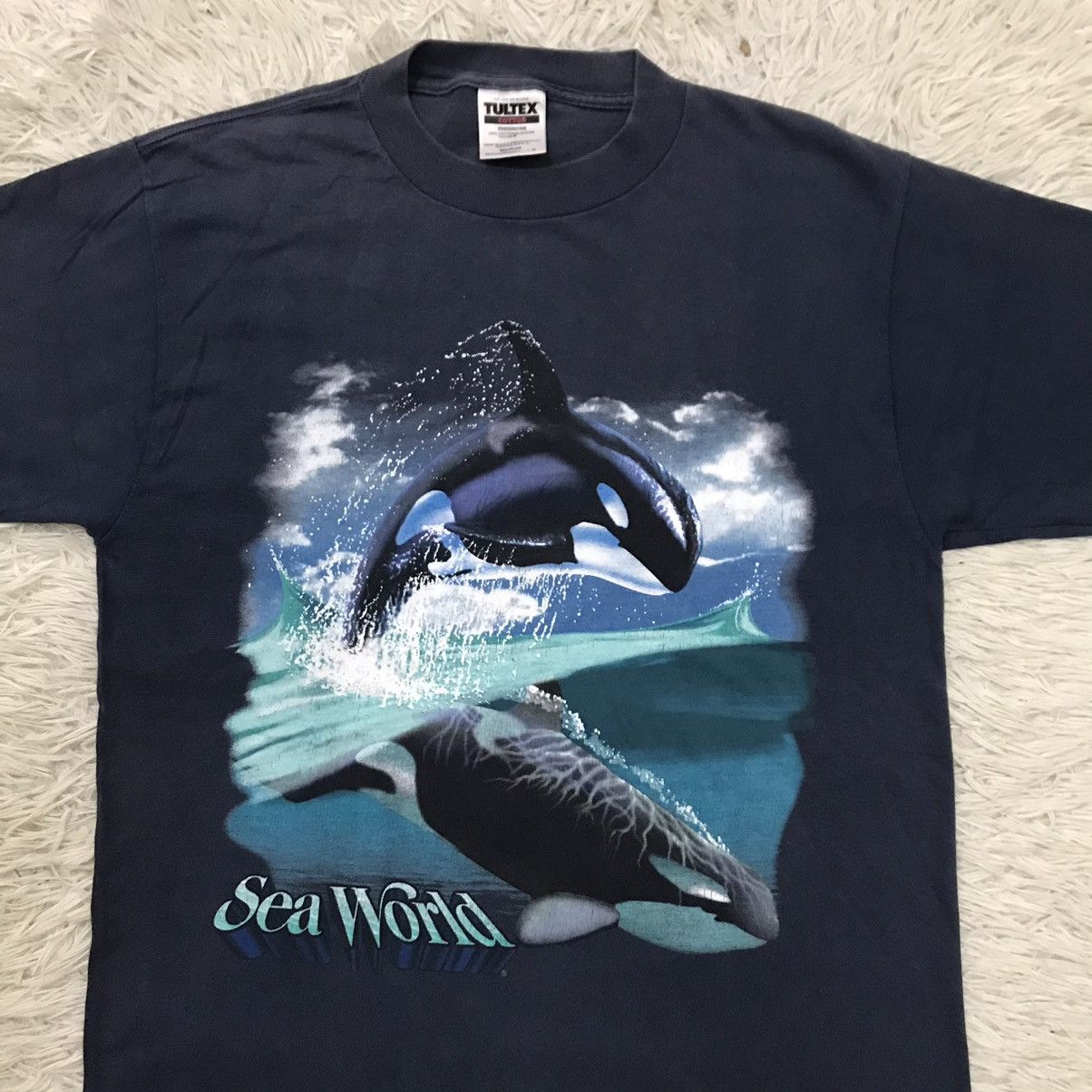 Vintage Vintage 90s Sea World Tultex Tshirt Size US M / EU 48-50 / 2 - 7 Thumbnail