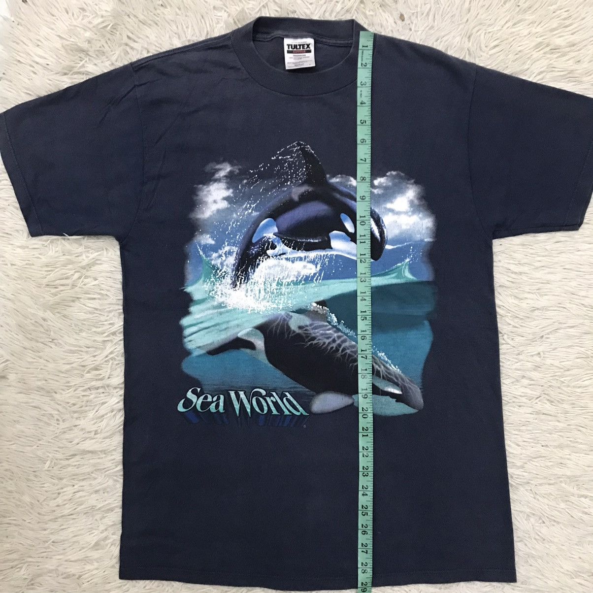 Vintage Vintage 90s Sea World Tultex Tshirt Size US M / EU 48-50 / 2 - 13 Thumbnail