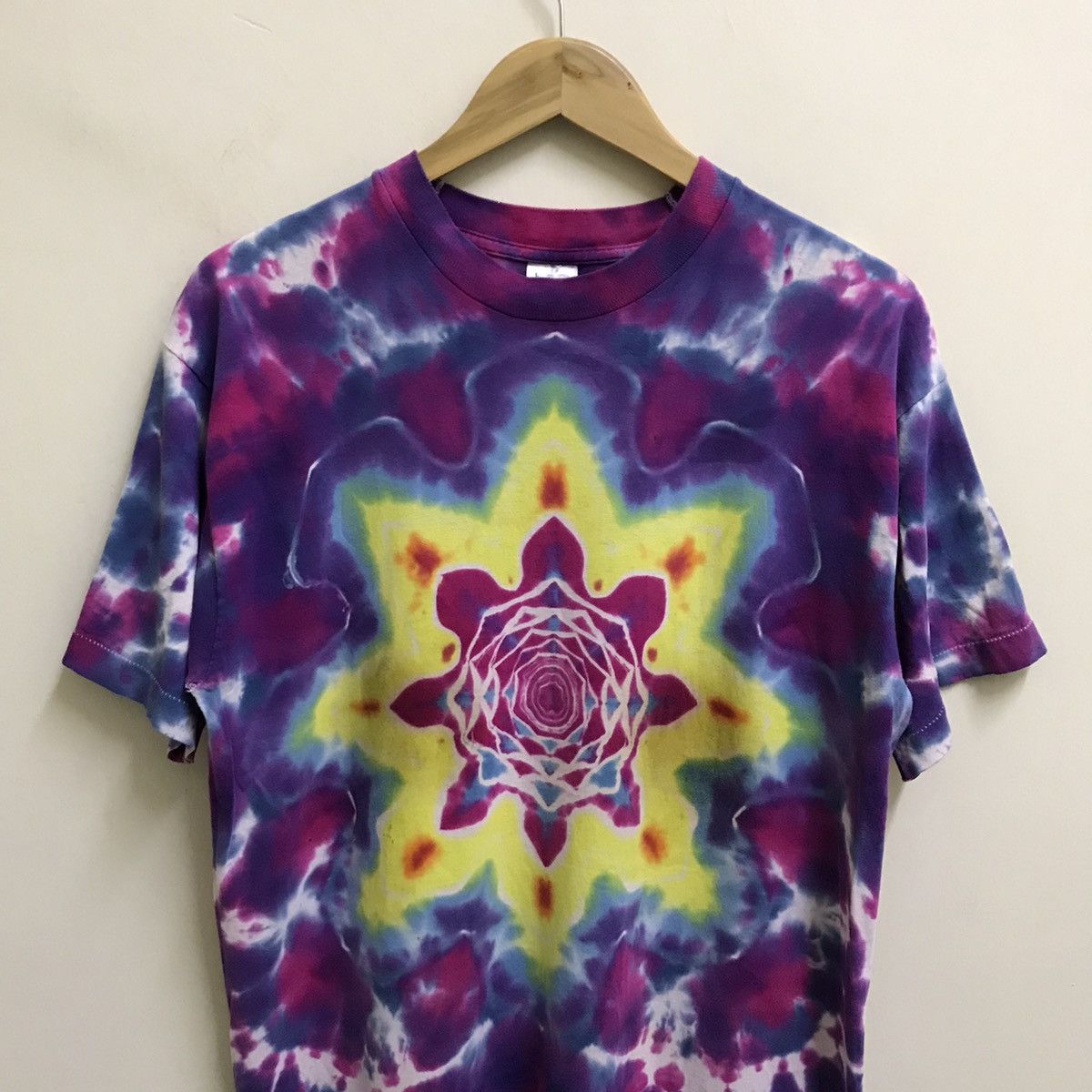Fruit Of The Loom Rare🔥Vintage 90s tie dye Ron Star Mondala Tshirt Size US L / EU 52-54 / 3 - 3 Thumbnail