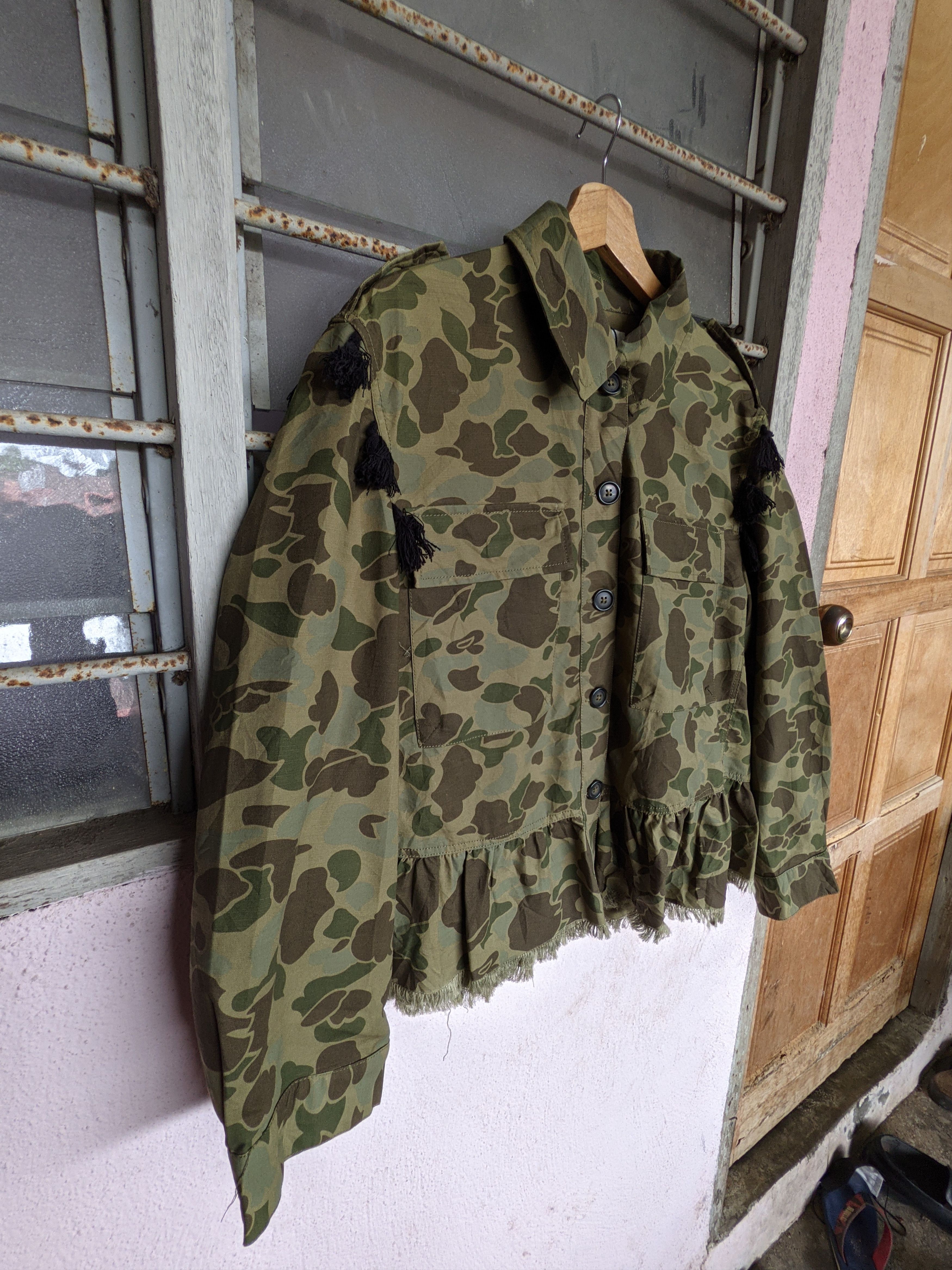 Zara ⚡️Steals⚡️ Zara Duck Camouflage Cropped Shirt Size L / US 10 / IT 46 - 3 Thumbnail