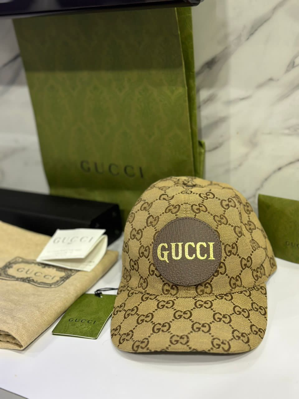 Pre-owned Gucci Authentic  Hat In Brown
